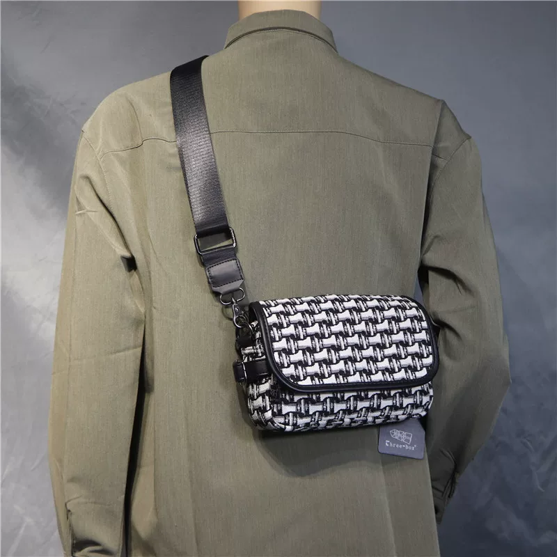 Xu hướng thời trang nam 2024: túi đeo chéo nam chất liệu canvas Nhật Bản và Hàn Quốc, túi nam sọc, túi nam nắp gập ngang đựng điện thoại