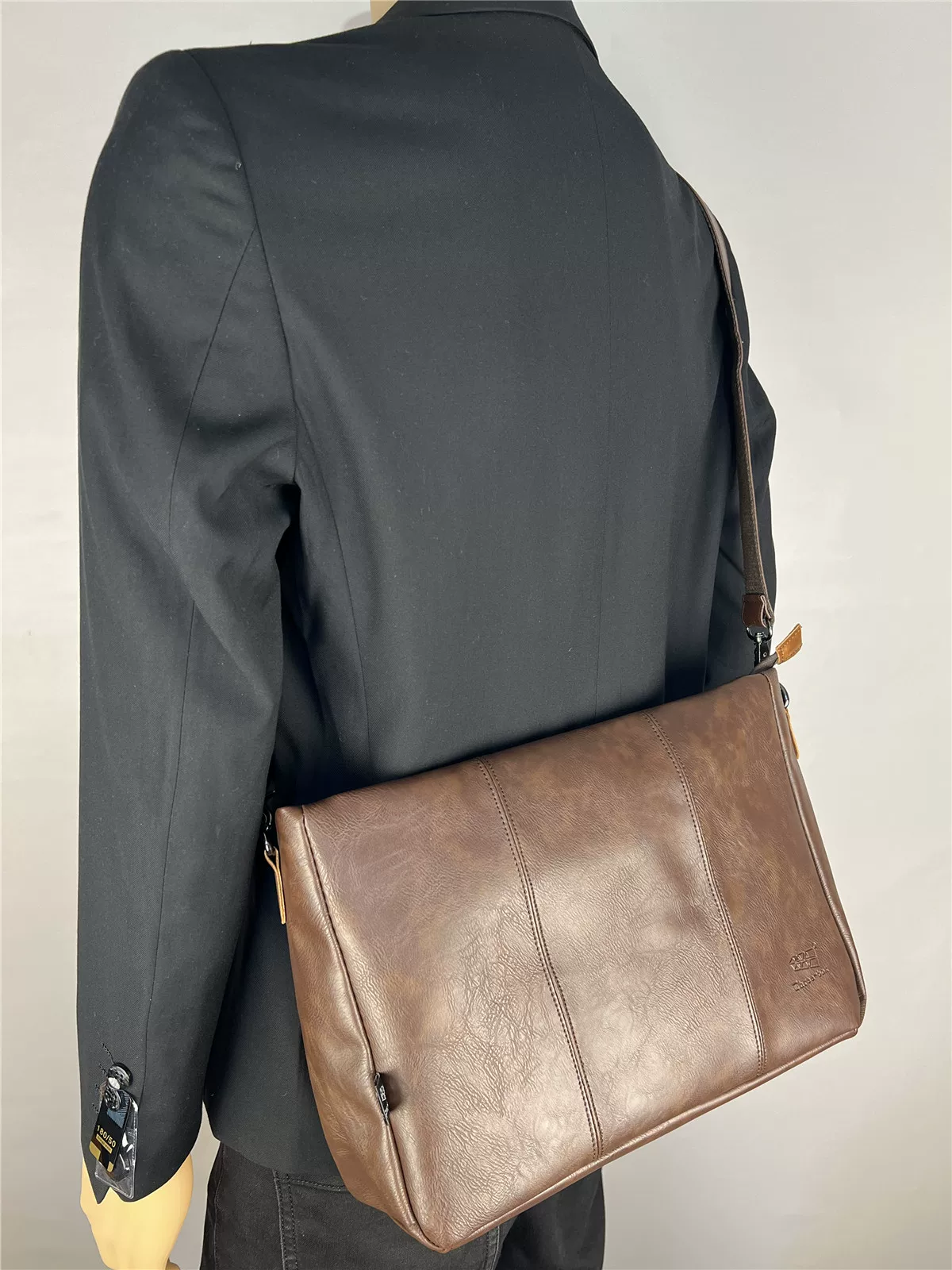 Ba hộp túi đeo chéo nam bằng da mềm mới, ba lô sức chứa lớn, cặp tài liệu A4 thông thường dành cho người đi làm, unisex.