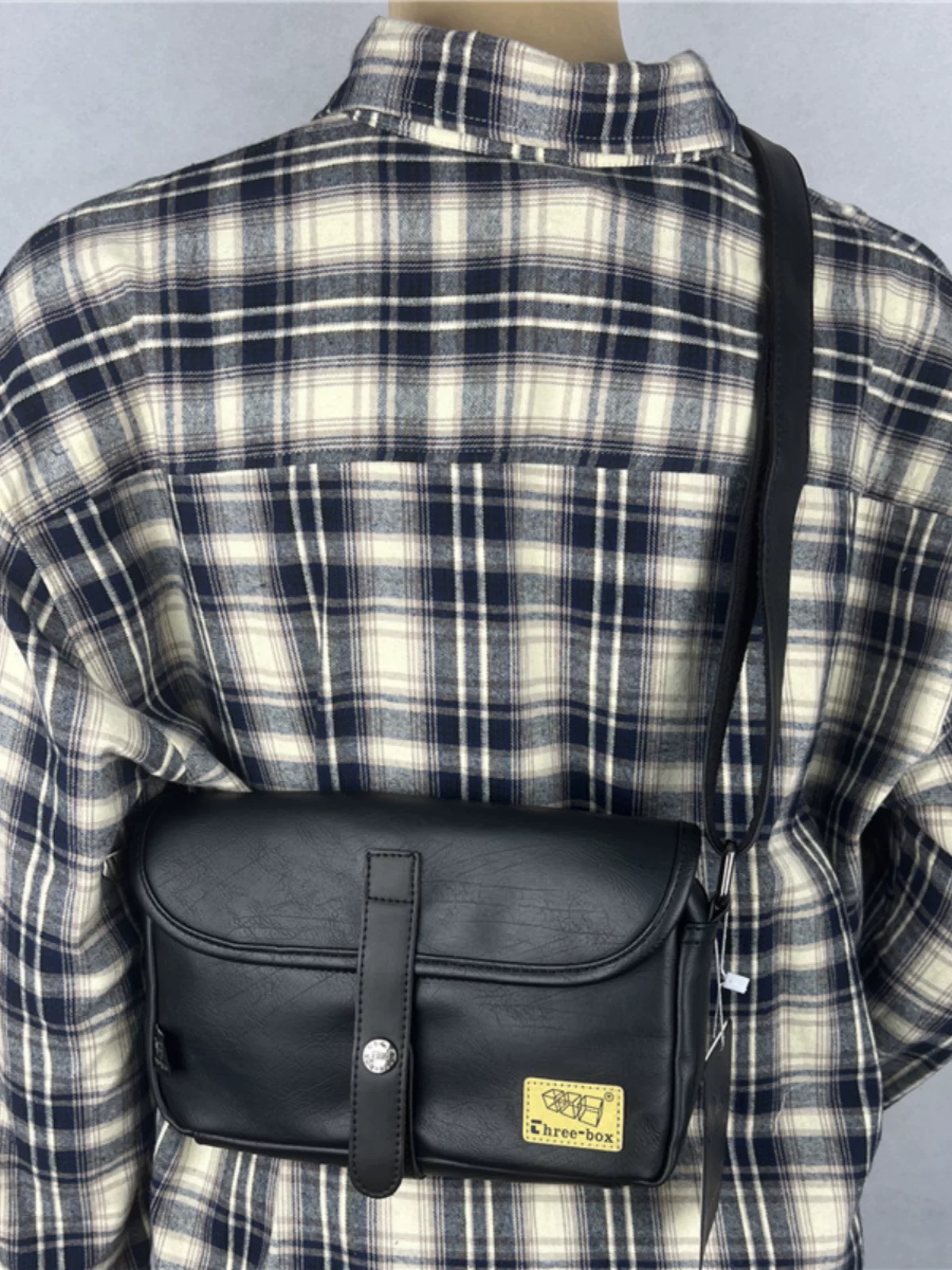 Túi đeo vai nam mới của Threebox, túi đeo chéo nhỏ phong cách Hàn Quốc hợp thời trang Trung Quốc, ba lô đựng điện thoại có khóa kiểu Nhật dành cho nữ