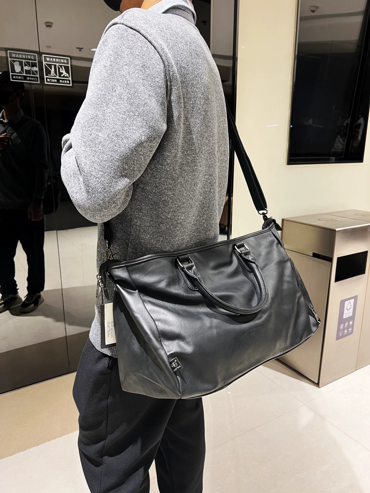 Ba hộp túi du lịch cỡ lớn phong cách Nhật Bản và Hàn Quốc, túi tập thể dục thông thường bằng da PU, túi hành lý nam, túi đựng đồ vệ sinh cá nhân.