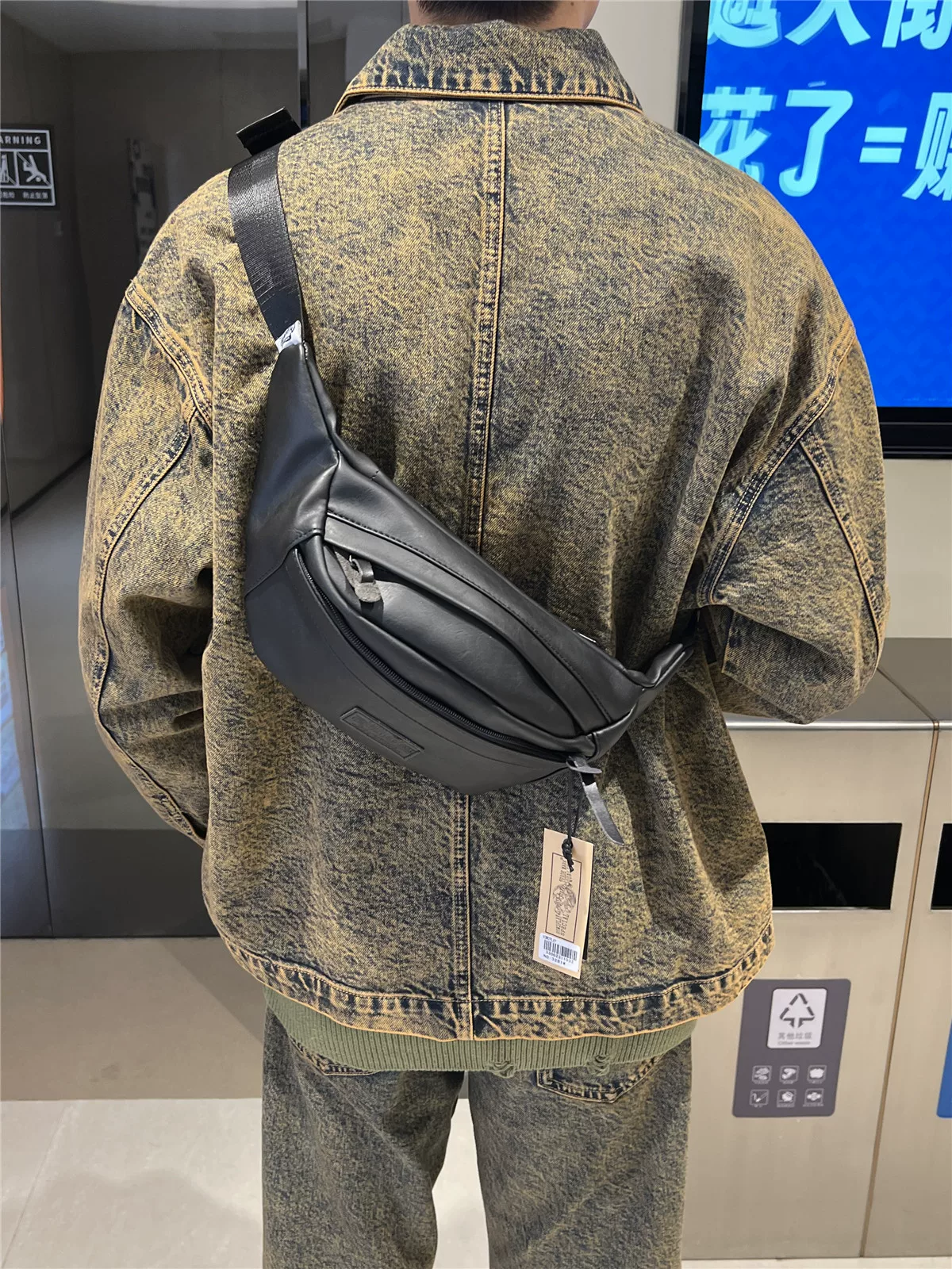 how2play thương hiệu thời thượng dành cho giới trẻ Túi đeo ngực nam Hàn Quốc bằng da mềm Túi đeo chéo ngoài trời Túi đeo thắt lưng Túi đeo chéo nam hợp thời trang Nhật Bản và Hàn Quốc