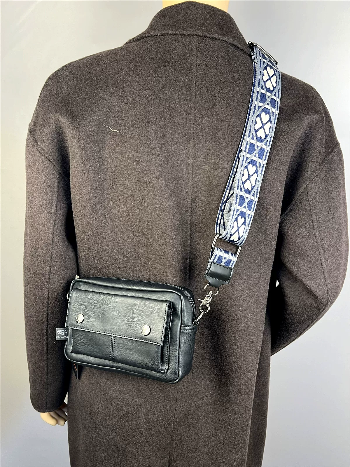 Threebox phong cách Nhật Bản và Hàn Quốc mới dành cho nam giới đầy màu sắc đa năng túi nhỏ đeo vai túi đựng điện thoại unisex ba lô da mềm