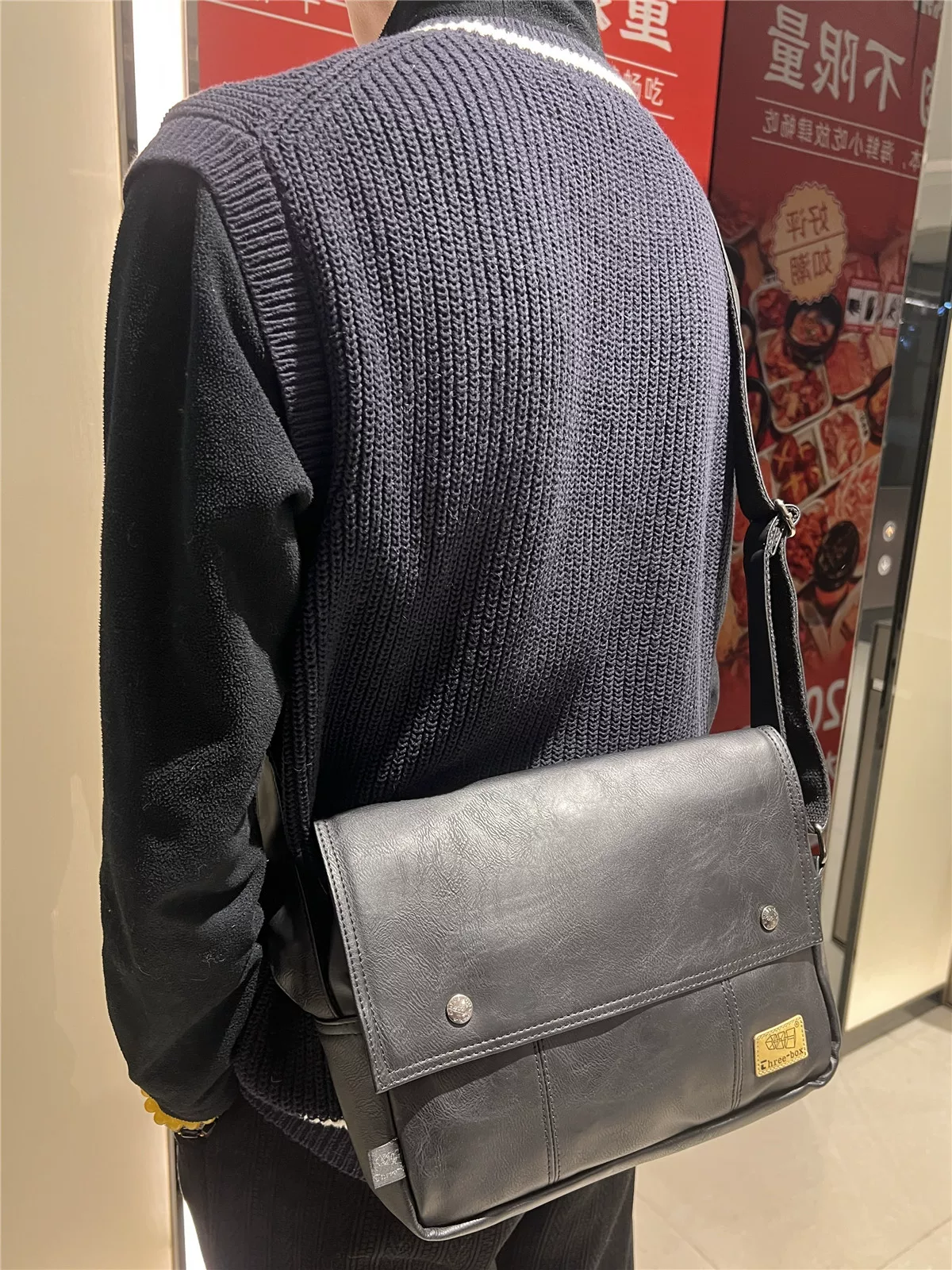 Túi đeo chéo thời trang nam 2024, túi đeo chéo kiểu dáng giản dị chất liệu da thật, túi đeo vai trẻ trung
