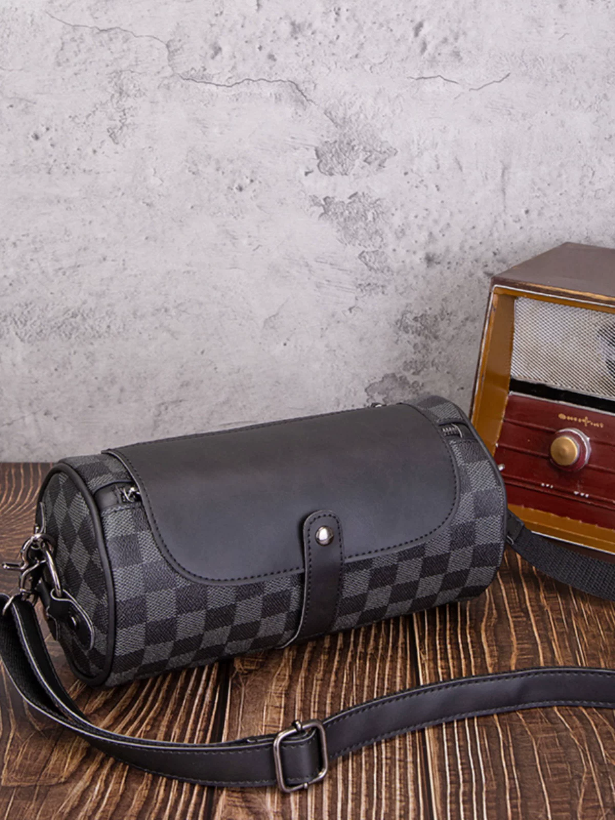 Túi đeo vai nam kiểu xô mới 2024, túi đeo chéo nam thời trang Hàn Quốc và Nhật Bản, túi đeo chéo kẻ sọc thời thượng, ba lô nhỏ đi làm