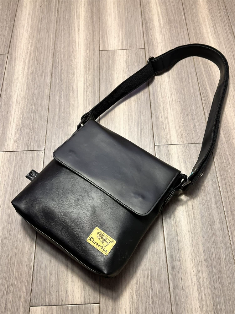 Túi đeo chéo nam thời thượng 2025 phong cách Hàn Quốc và Nhật Bản, kiểu dáng nhỏ gọn, balo nhỏ, thời trang trẻ trung, cá tính.