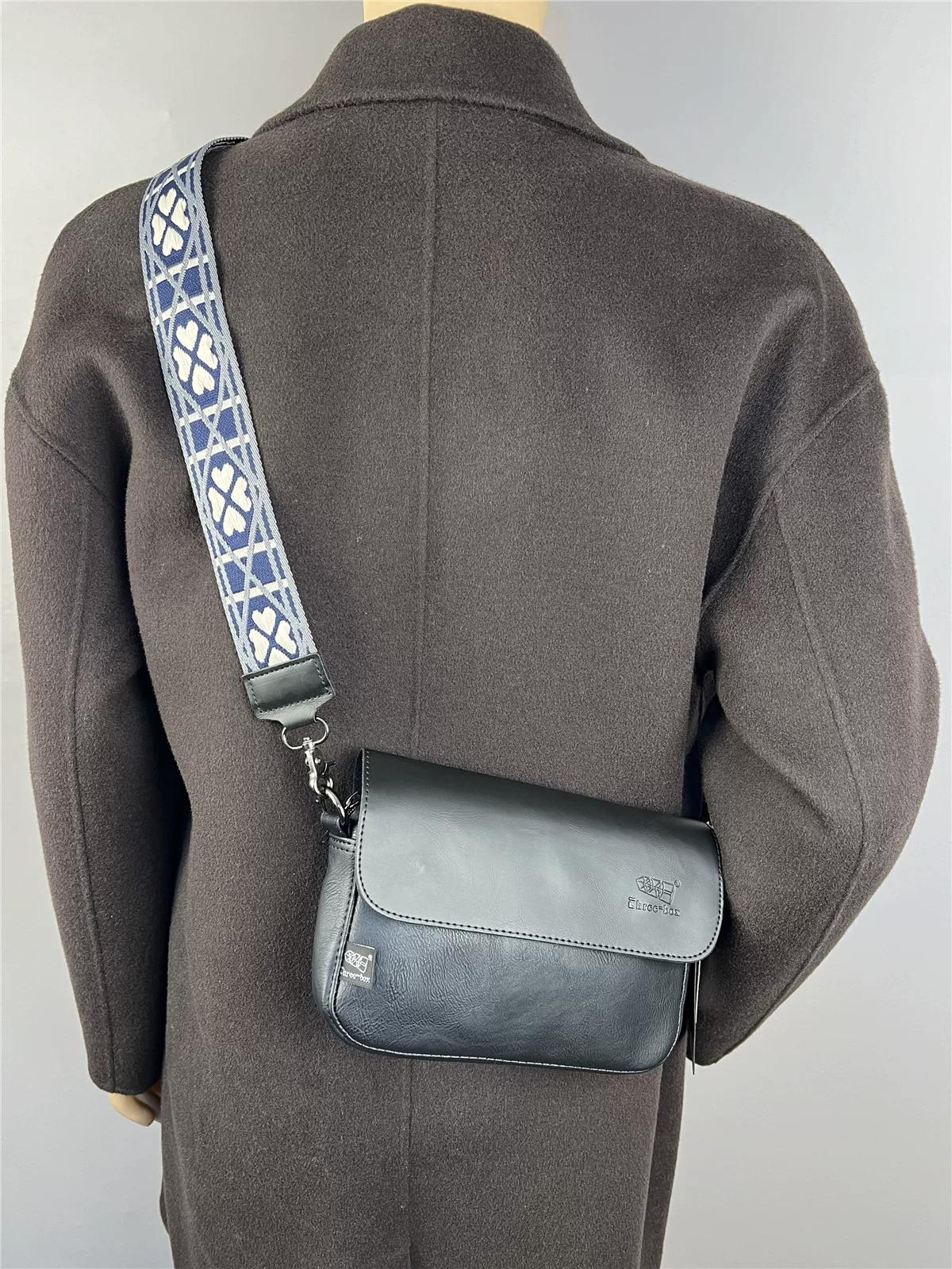 Túi đeo vai nam thời thượng 2025, túi đeo chéo phong cách quốc dân, túi da mềm đơn giản unisex dành cho sinh viên