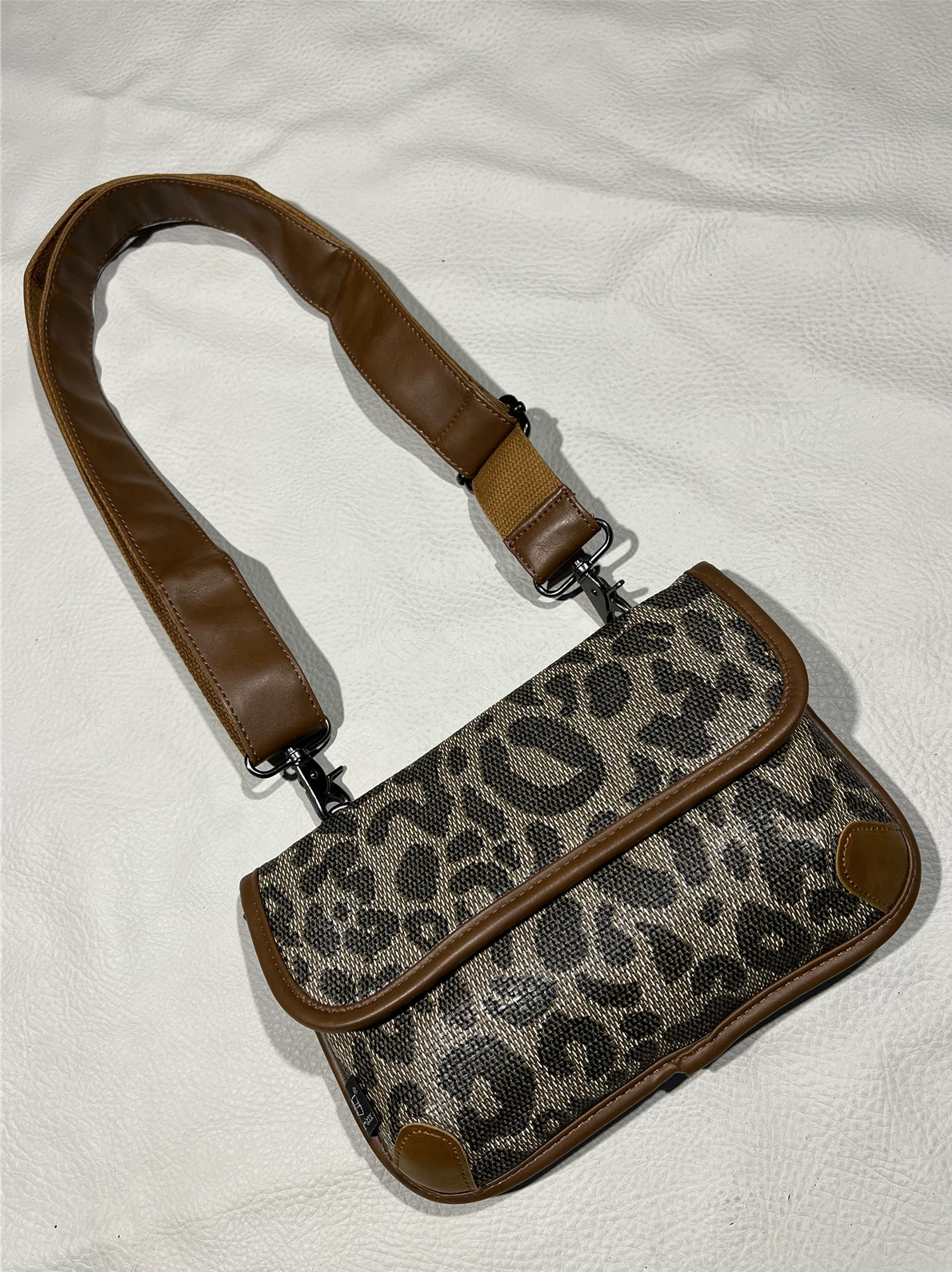 Ba lô nhỏ đeo chéo in họa tiết da báo thời trang ba lô nhỏ đeo vai hình đầu hổ thời trang túi da mềm hợp thời trang