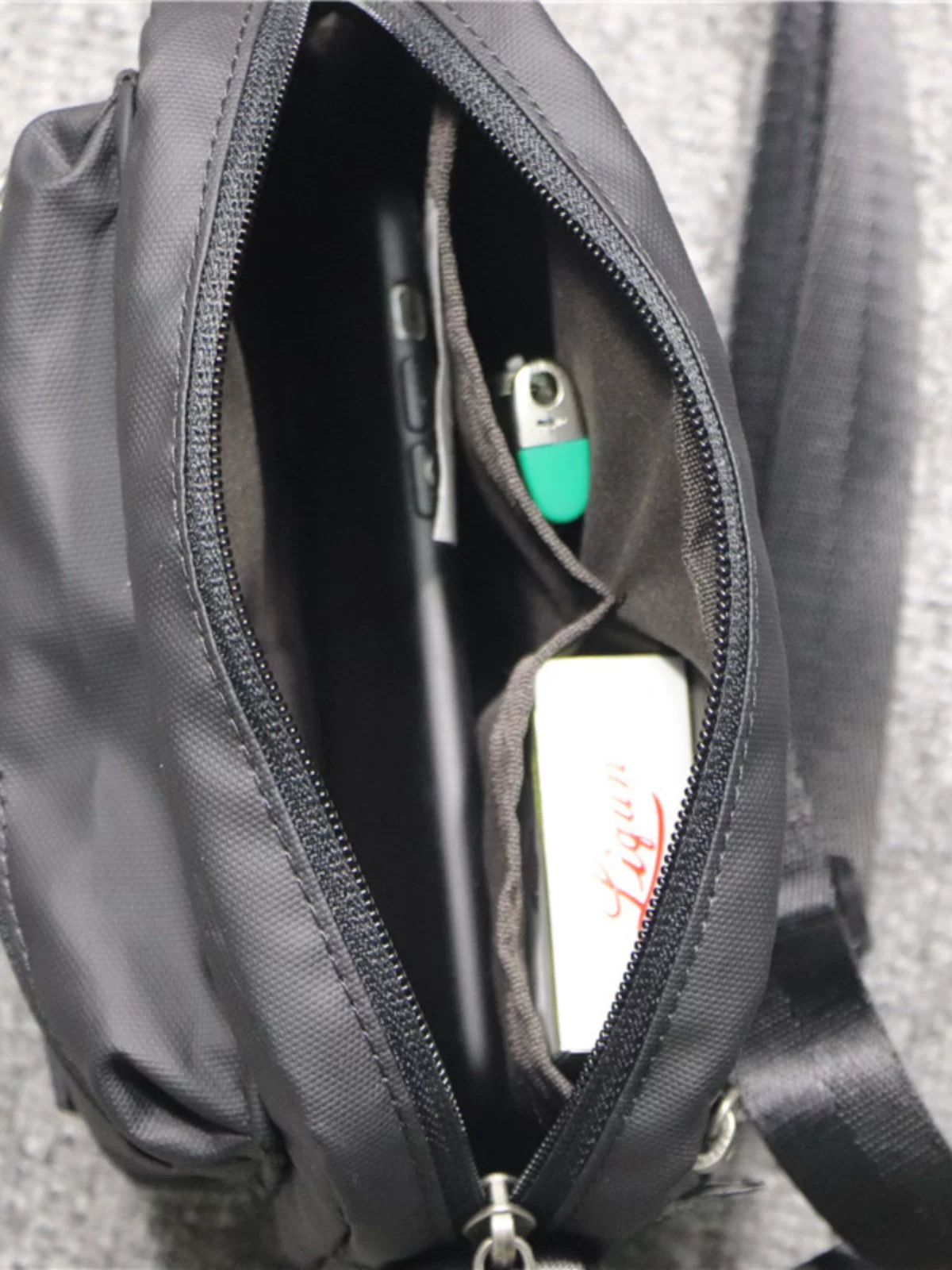 Túi đeo chéo nam vải Oxford chống nước Dark Energy Trend, túi đeo chéo nhỏ, túi đeo chéo thường ngày màu đen, ví đựng tiền xu