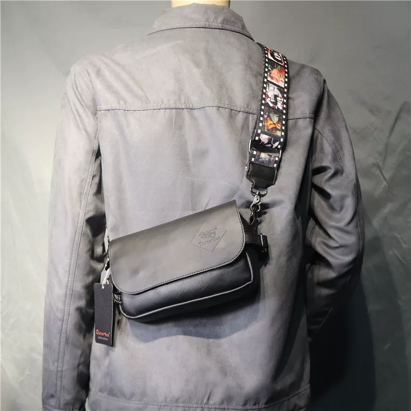 Túi đeo chéo nam thời trang 2024 kiểu ba ngăn, in họa tiết, phong cách đường phố, thể thao, hip-hop, nhỏ gọn