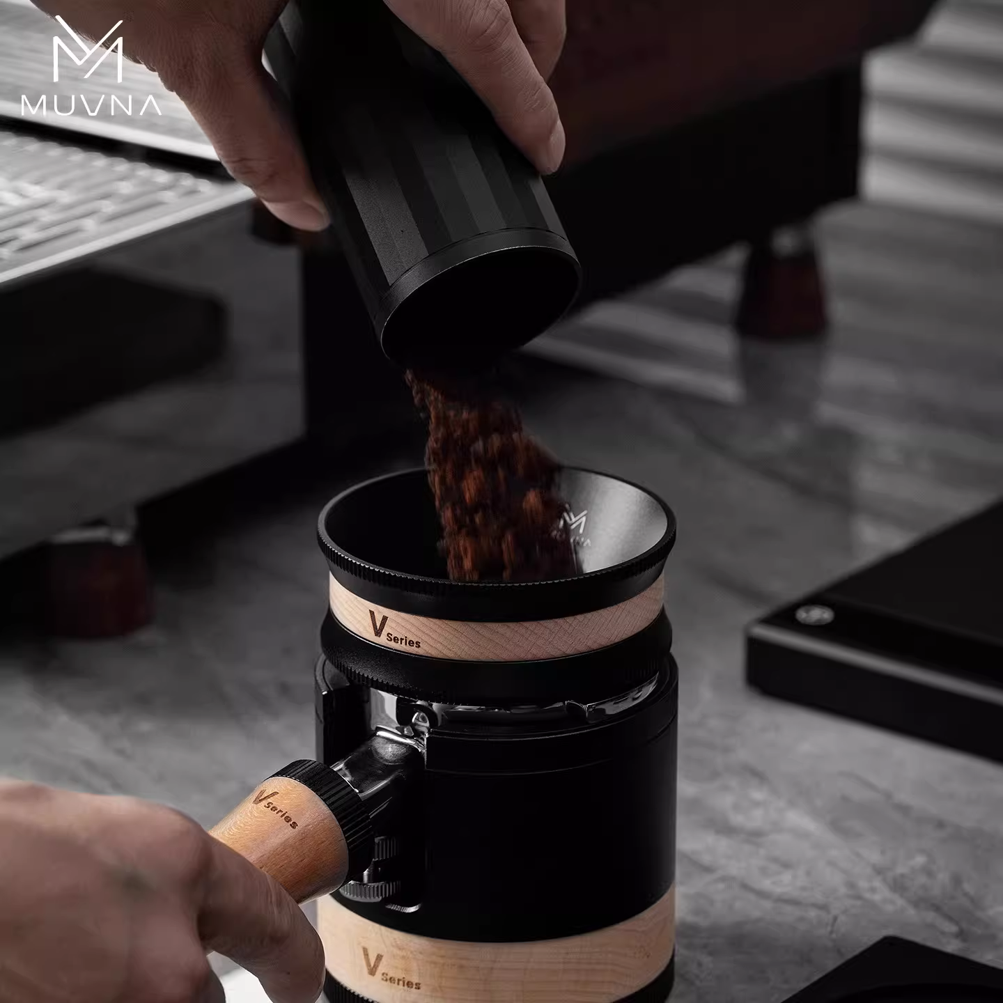 Bộ phân phối bột bằng trọng lực dòng MUVNA, đế ép dạng kim, tay cầm máy pha cà phê