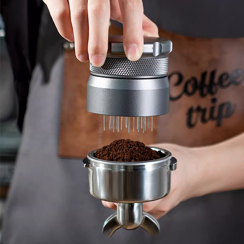 Máy phân phối bột thế hệ thứ ba dành cho bột kết tụ, máy pha cà phê dạng kim có tay cầm phân phối bột 51/53/58mm