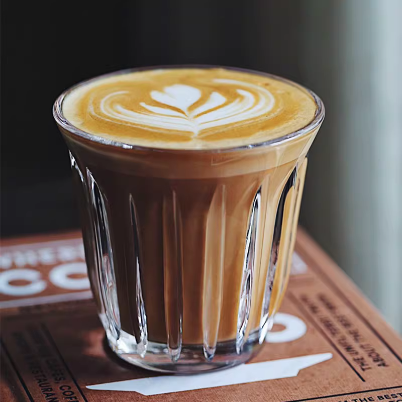 Ly cà phê đá latte sọc kiểu Ins, ly trắng Úc có họa tiết latte, ly thủy tinh chịu nhiệt trong suốt 200ml