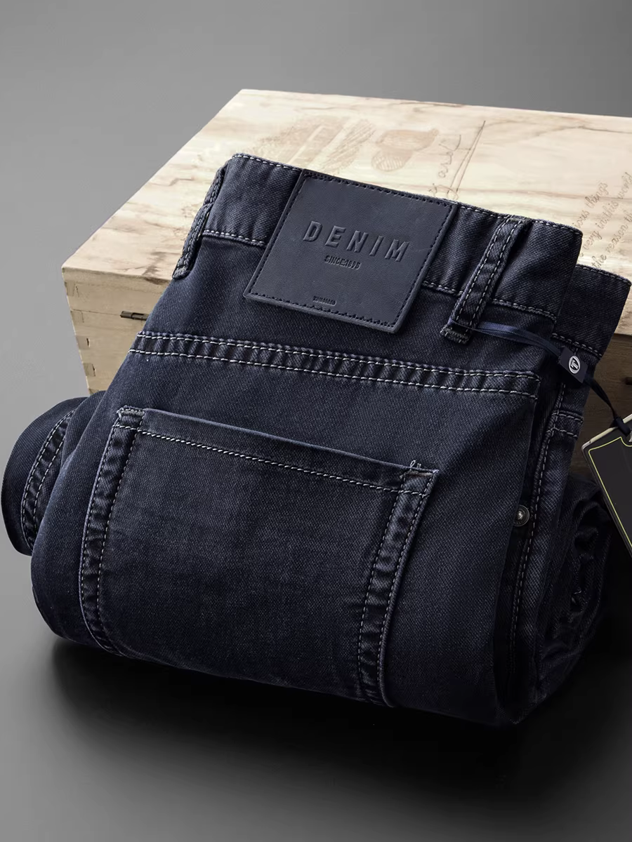 Quần jean nam cotton tencel twill mới mùa xuân hè, màu đen và xanh, dáng thẳng, rộng rãi, đa năng, mềm mại, dài.