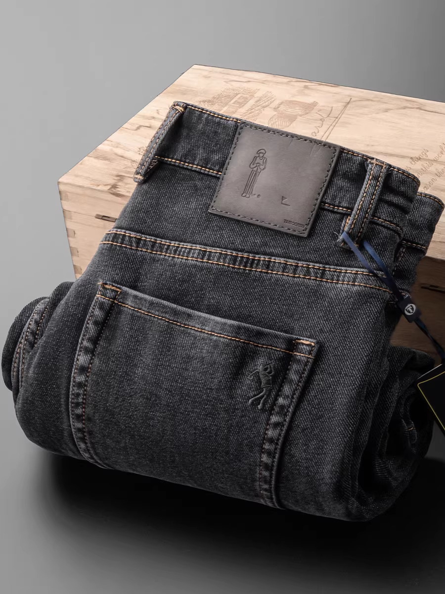 Quần jean nam thu đông mới, màu xám khói đậm, vải tuýt, dáng thẳng rộng, lót chải, đã qua xử lý giặt mềm, co giãn, kiểu dày dặn.