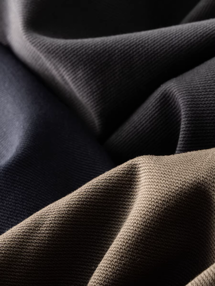 Quần âu nam chất liệu cotton chải kỹ, kiểu dáng thẳng, chất liệu dày dặn, mặc thoải mái, đa năng, thích hợp cho công việc.