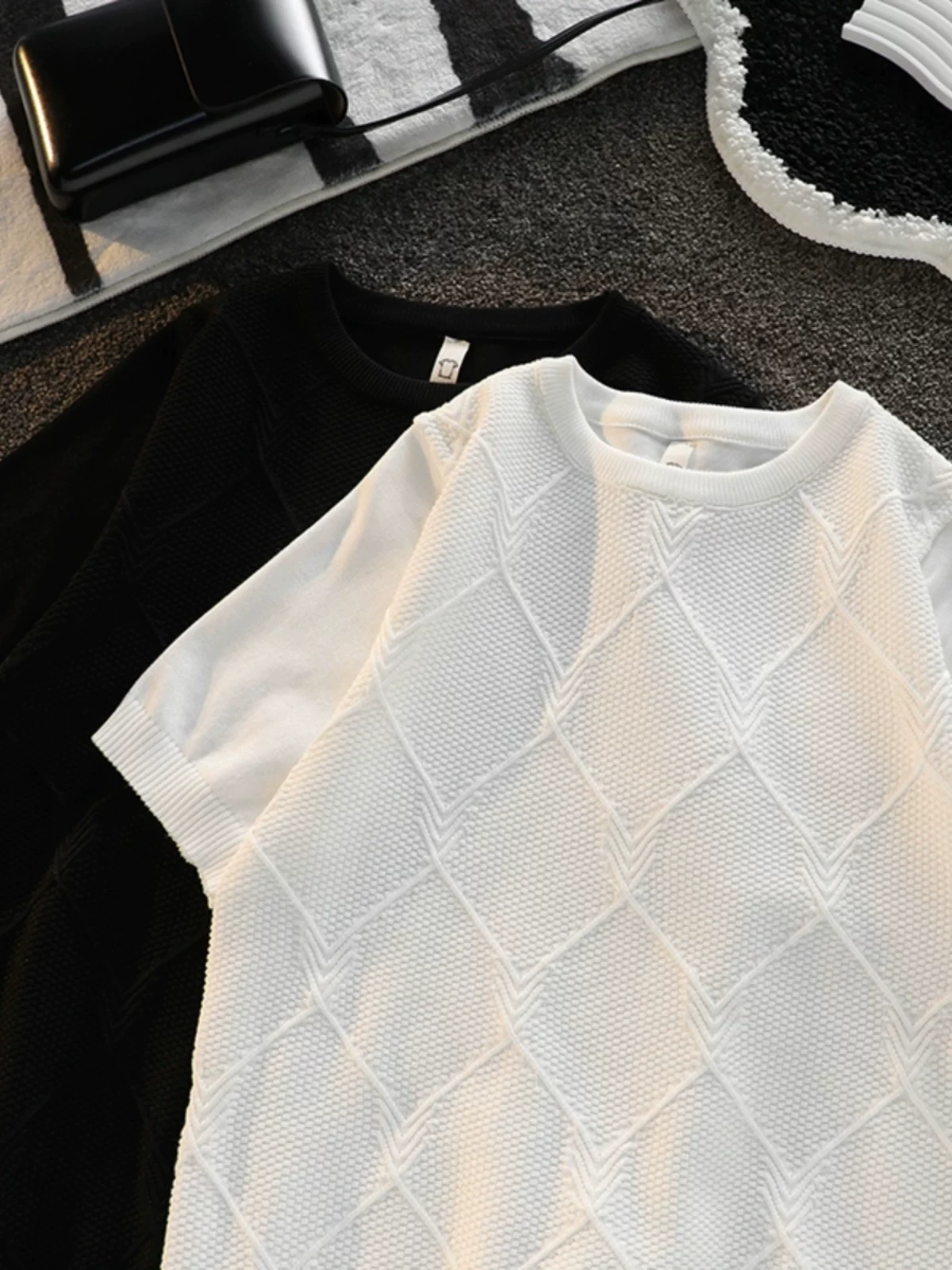 Áo thun ngắn tay chất liệu lụa đá mát mẻ, kiểu dáng thời trang Hàn Quốc dành cho nam, phong cách trưởng thành nhẹ nhàng, chất liệu jacquard kim cương.