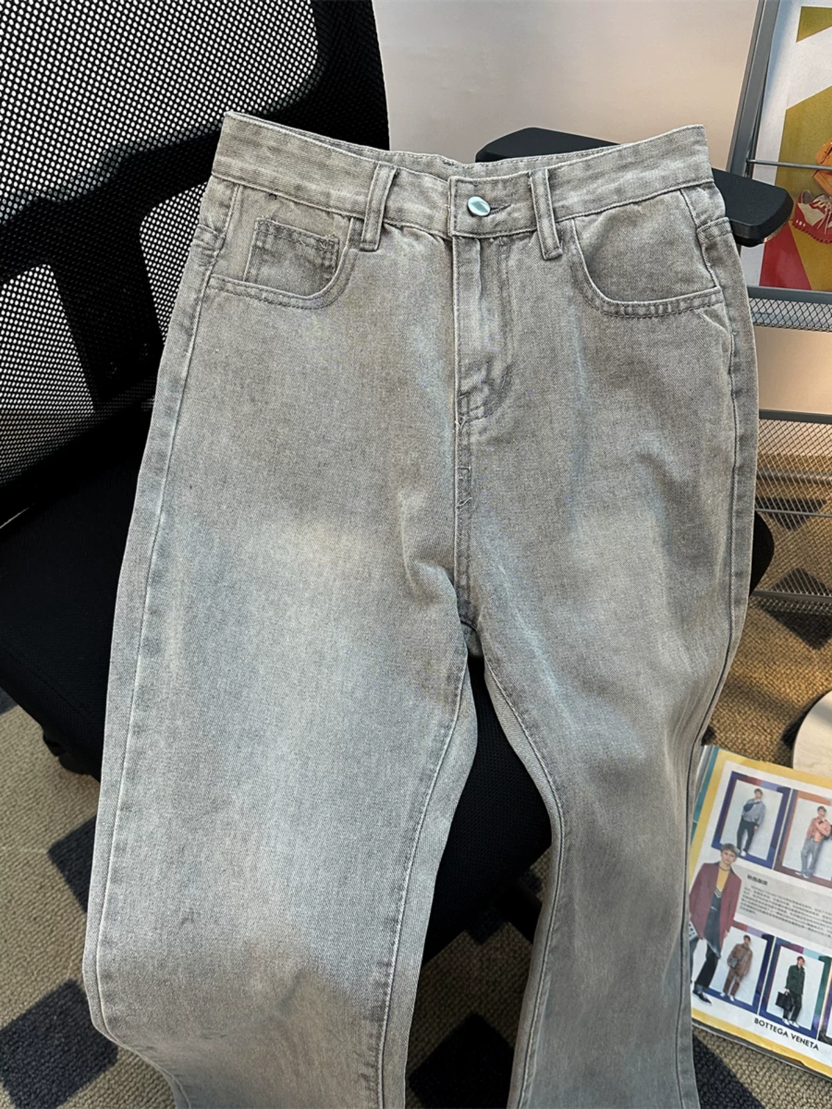 Quần jeans màu xám khói đã qua xử lý giặt mềm dành cho nam, quần dài phong cách đường phố Mỹ mùa xuân thu, quần ống rộng dáng suông thời trang thương hiệu hot.