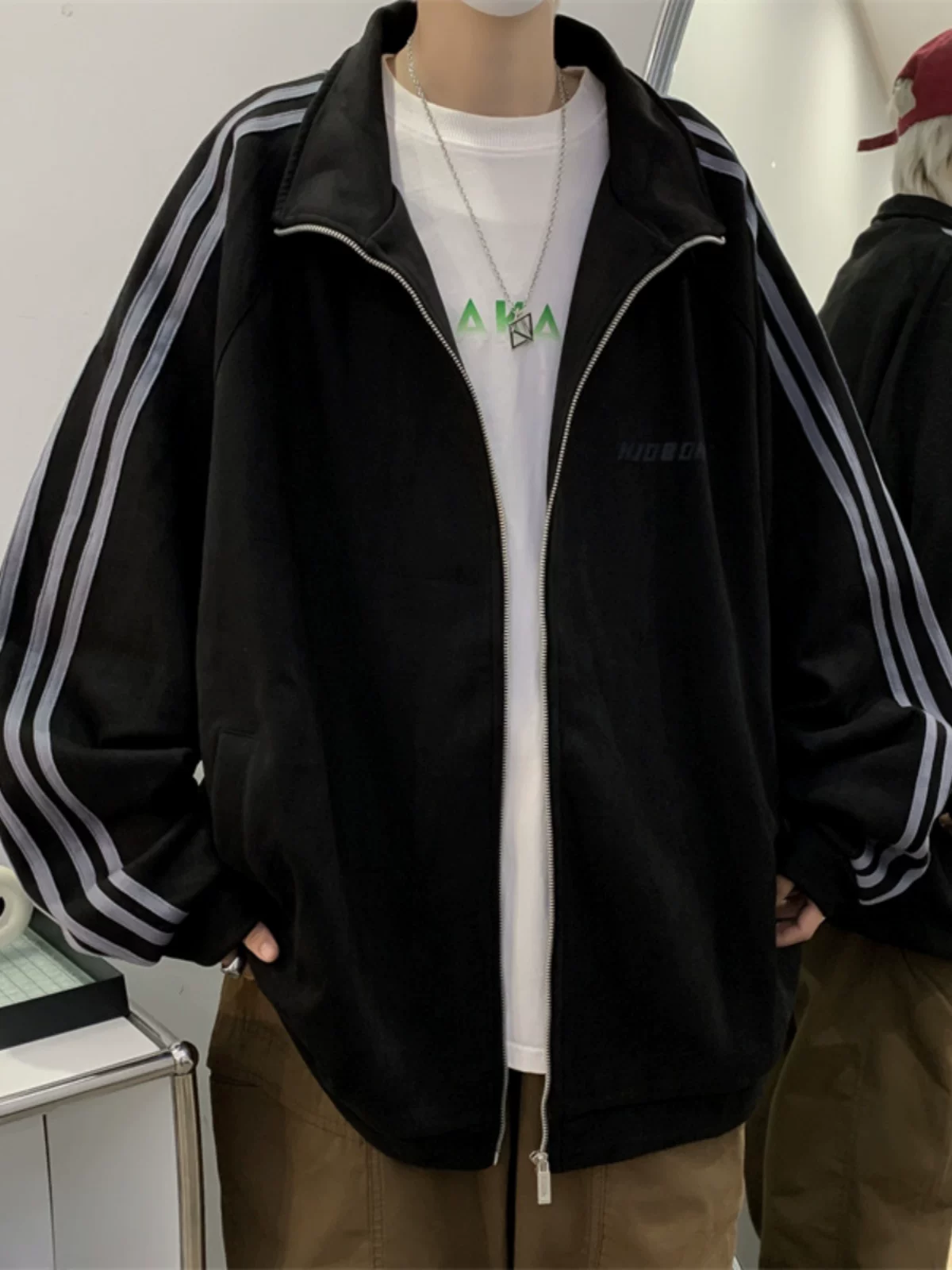 Áo khoác thể thao sọc cho nam, áo khoác da lộn cao cấp thời trang xuân thu, áo khoác cardigan rộng rãi phong cách retro Mỹ.