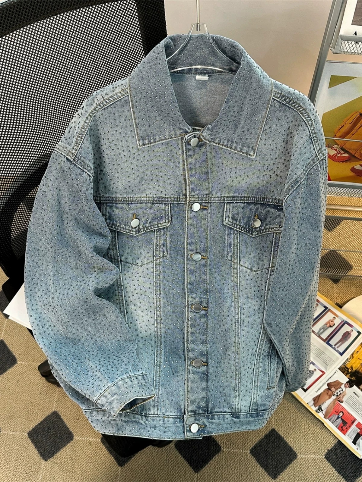 Áo khoác denim đính đá cao cấp dành cho nam, phong cách Mỹ thời thượng mùa xuân thu, thiết kế cá tính và sành điệu, kiểu dáng rộng rãi, áo khoác đôi.