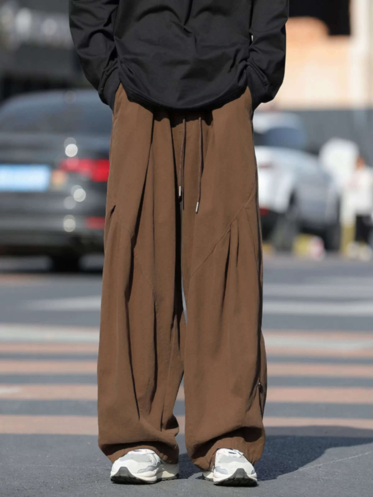 Quần cityboy phong cách Nhật Bản mùa xuân thu dành cho nam, quần dài chạm đất đa năng, dáng suông, quần cargo ống rộng thoải mái.