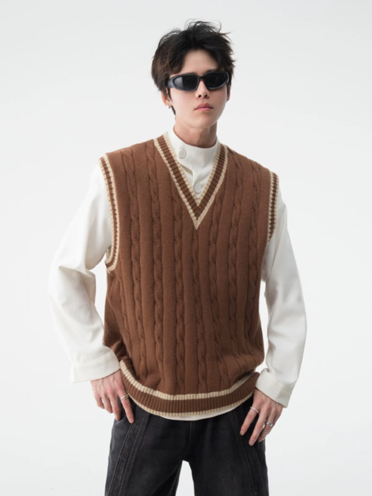 Áo len cổ chữ V phong cách học viện dành cho nam, áo len dệt kim retro Mỹ mùa thu đông, áo vest cặp đôi thời thượng.