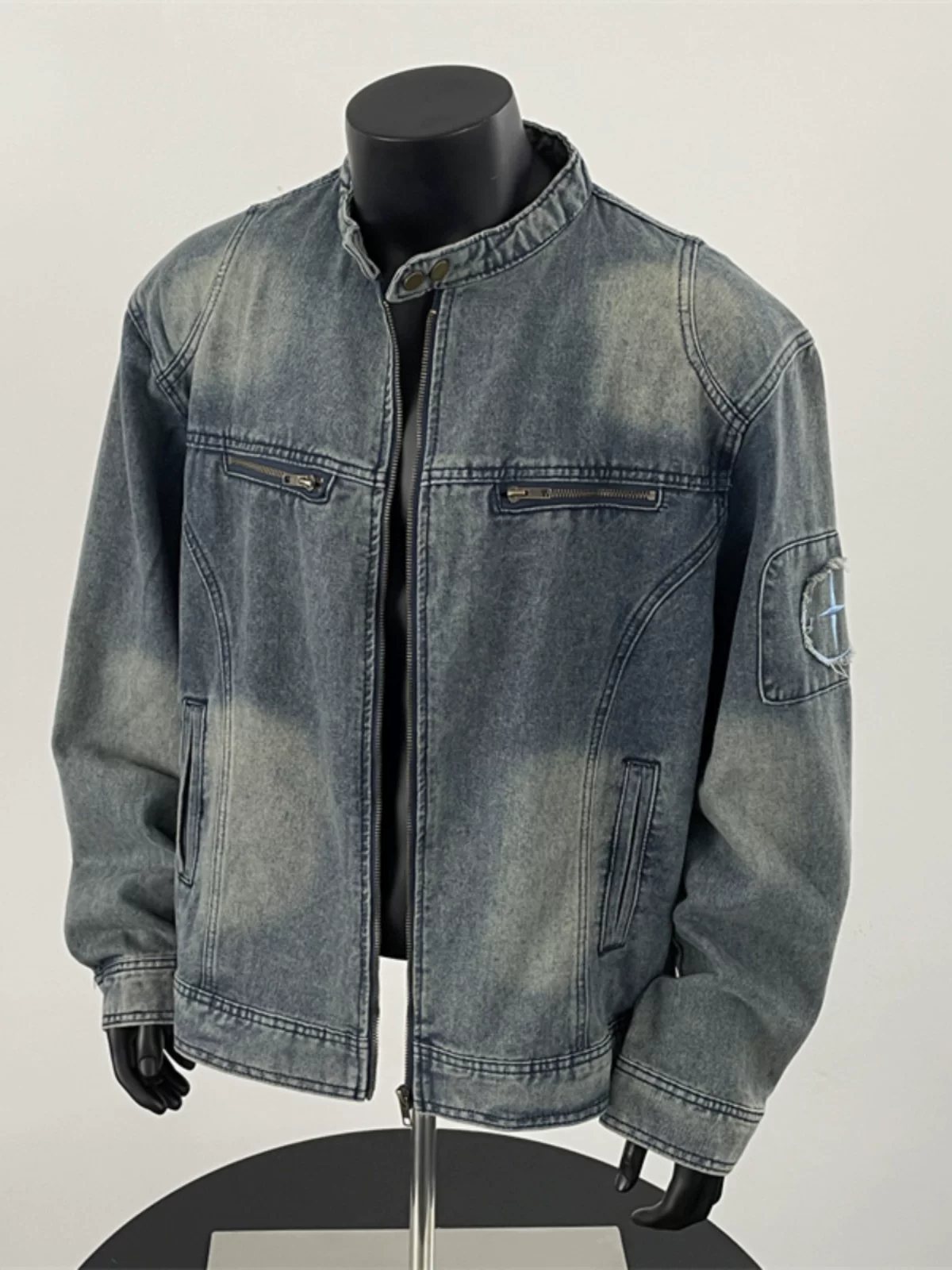 Áo khoác denim cổ đứng phong cách cổ điển kiểu Mỹ dành cho nam, mùa xuân và mùa thu, áo khoác công sở cá tính, áo khoác biker ngắn rộng rãi hợp thời trang.