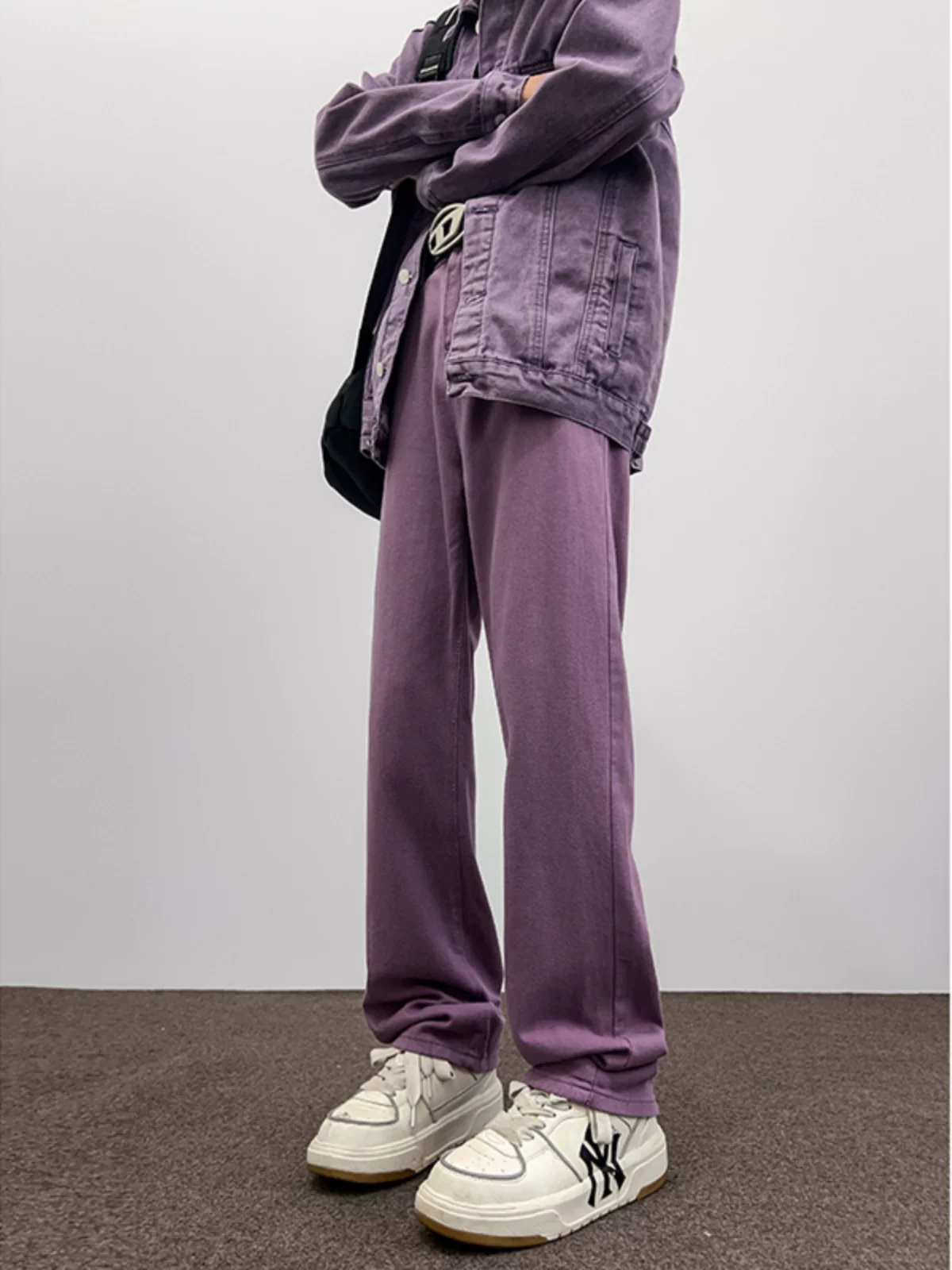 Bộ vest denim màu tím nhạt dành cho nam, kiểu dáng thời trang Mỹ, áo khoác và quần ống đứng, thích hợp cho mùa xuân và mùa thu.