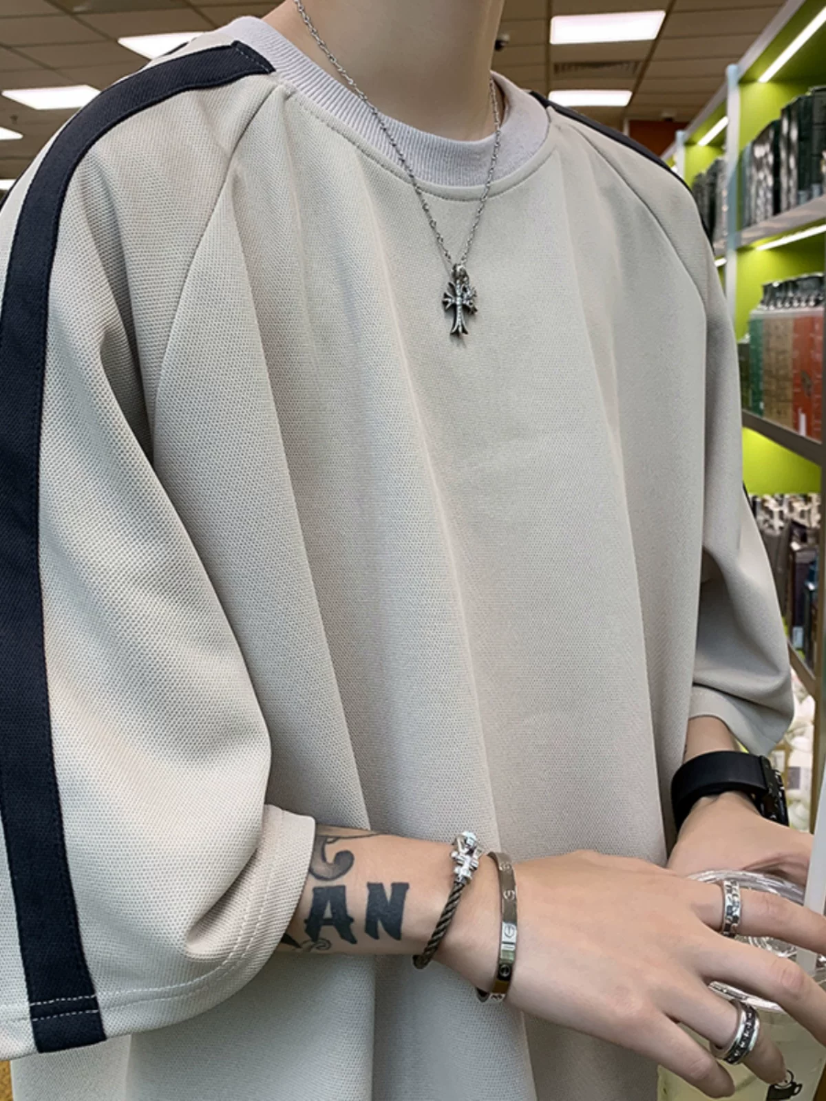 Áo thun nam tay lửng sọc kẻ, chất liệu dày dặn, phong cách Mỹ, thời trang mùa hè, kiểu dáng rộng rãi, thoải mái, đa năng, áo đôi.