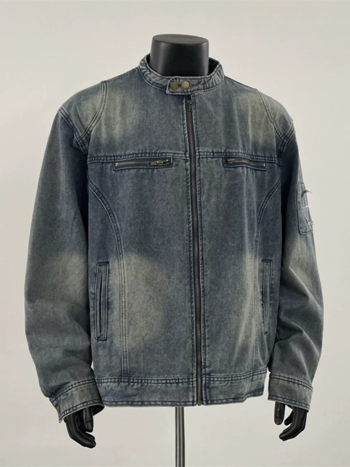 Áo khoác denim cổ đứng phong cách cổ điển kiểu Mỹ dành cho nam, mùa xuân và mùa thu, áo khoác công sở cá tính, áo khoác biker ngắn rộng rãi hợp thời trang.