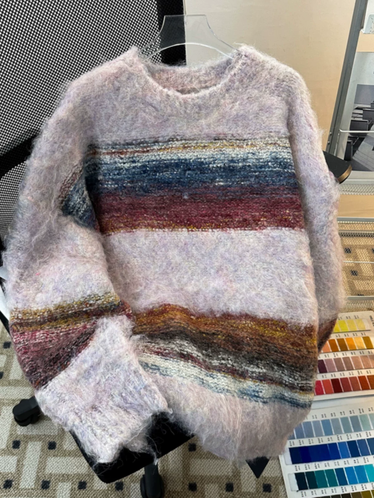 Áo len dệt kim cổ tròn kẻ sọc dành cho nam, phong cách lười biếng mùa thu đông, áo len mềm mại, áo khoác cặp đôi kiểu Mỹ thời thượng, dáng rộng.