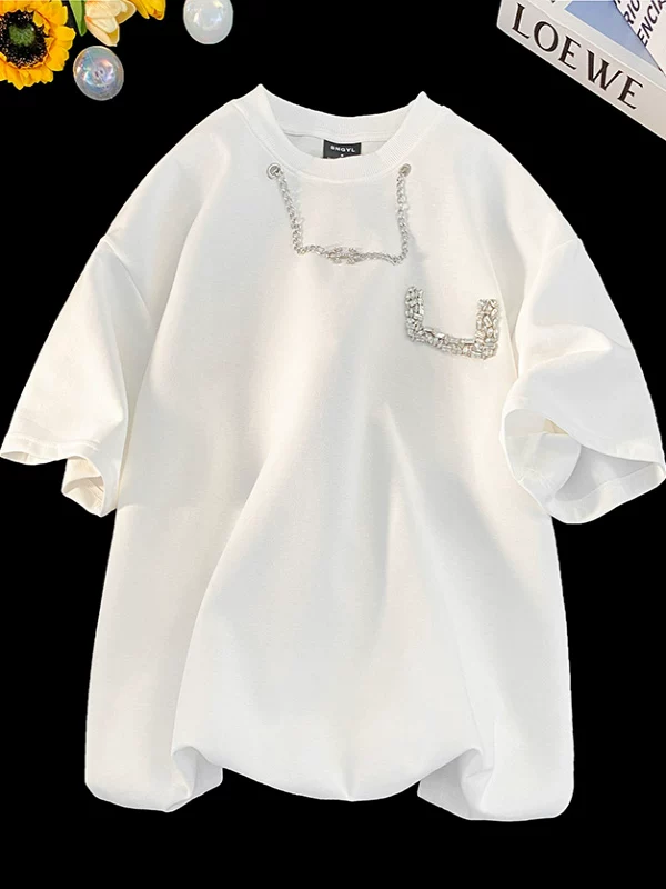 Áo thun nam tay ngắn thiết kế thời trang đính đá, kiểu dáng cổ tròn rộng rãi, chất liệu dày dặn, thích hợp cho mùa hè.