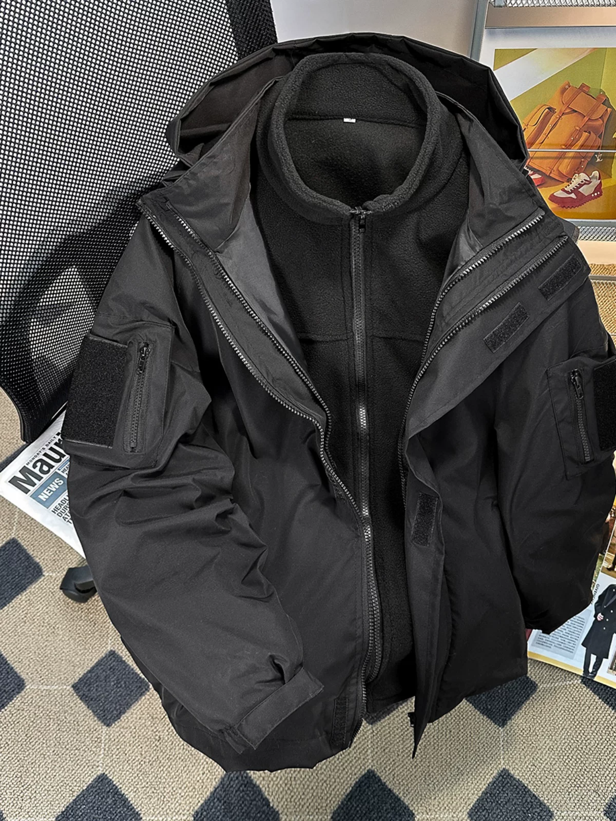 Áo khoác gió cotton phong cách năng động dành cho nam, thương hiệu thời trang Mỹ mùa đông, áo khoác cotton dày dặn lót lông cừu, áo khoác cotton ba trong một dáng rộng.