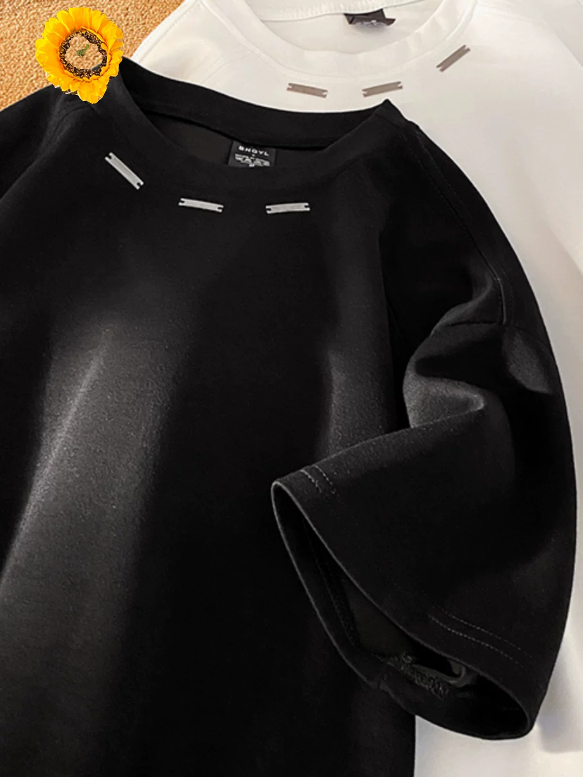 Áo thun thiết kế kim loại dành cho nam, tay ngắn, chất liệu dày dặn, kiểu dáng thời thượng theo phong cách Mỹ, form rộng, mát mẻ và sành điệu cho mùa hè, áo thun tay lửng.