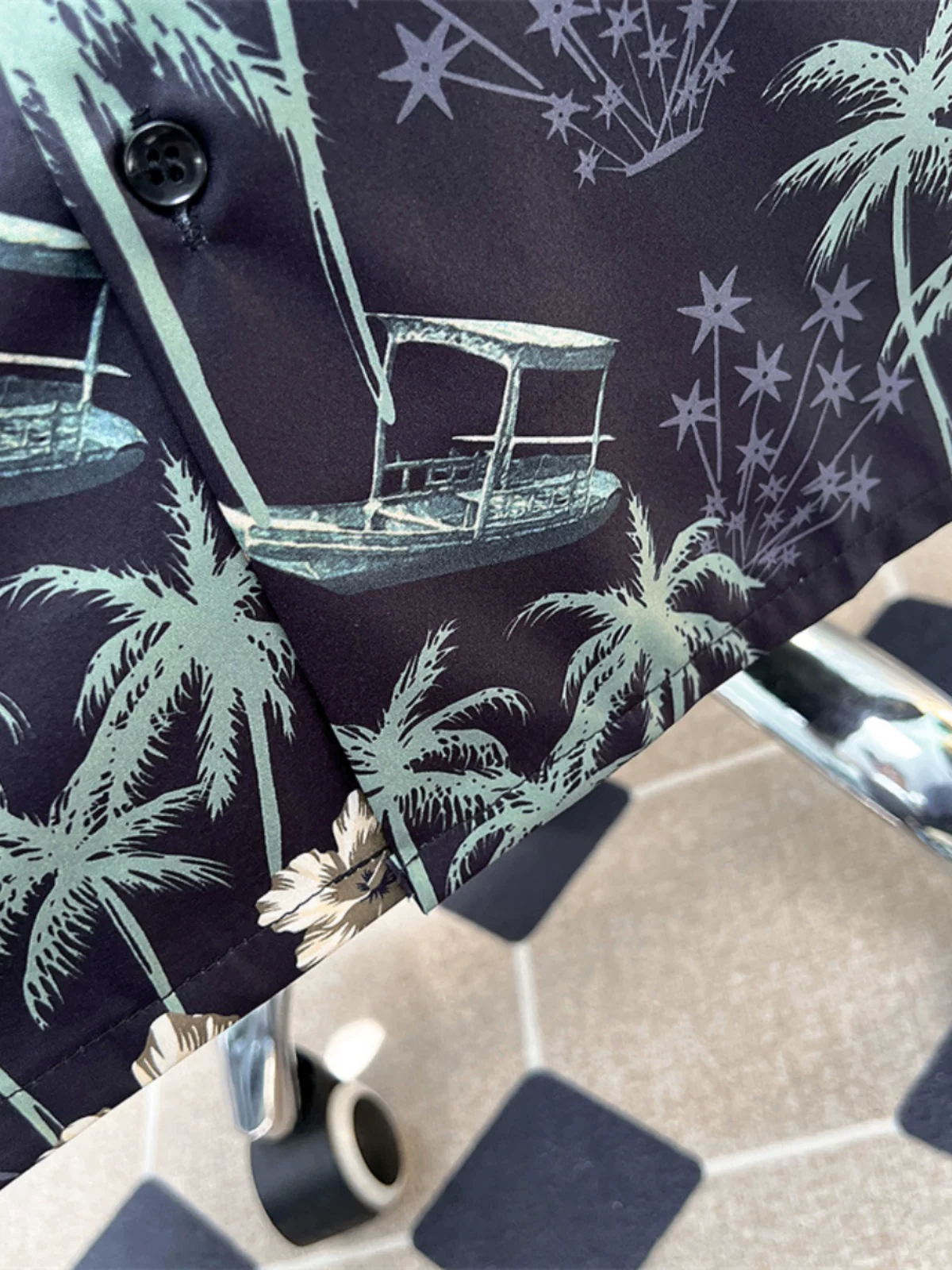 Áo sơ mi hoa bãi biển chất liệu lụa băng dành cho nam, tay ngắn, kiểu cổ Cuba phong cách Mỹ thời thượng, cao cấp mùa hè, kiểu dáng thời trang và rộng rãi.