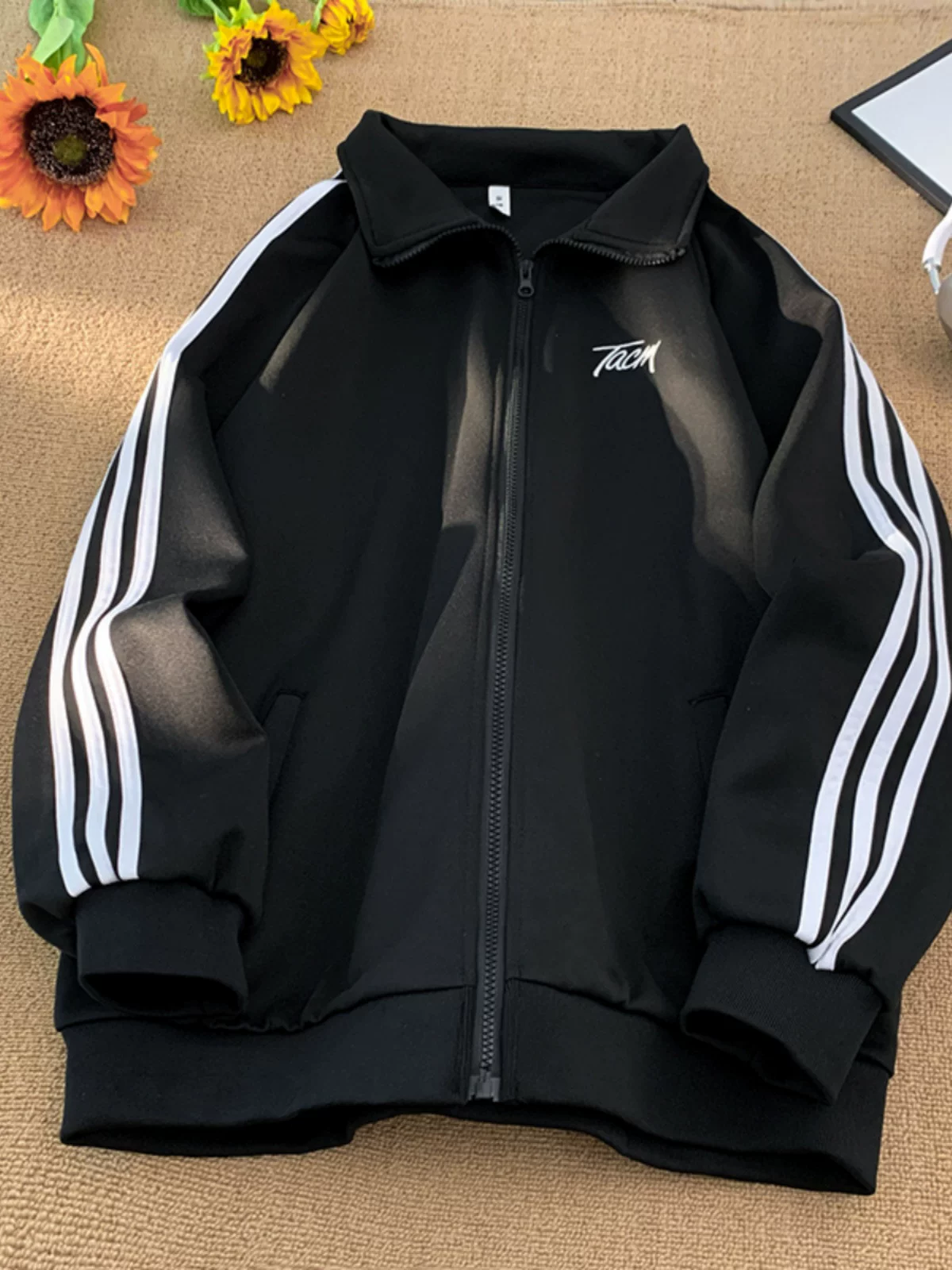 Áo len cardigan ba sọc kiểu Mỹ dành cho nam, cổ đứng, áo khoác thể thao dáng rộng, áo khoác ngoài thông thường đa năng hợp thời trang thu đông.