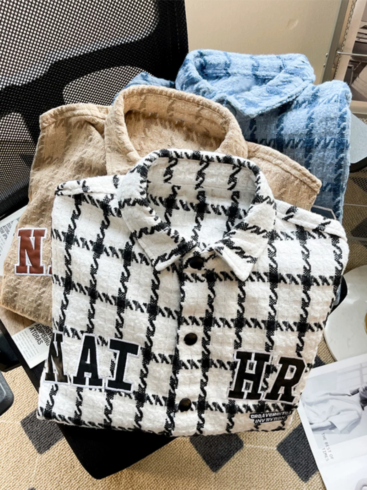 Áo khoác kẻ sọc phong cách Chanel dành cho nam, áo khoác phong cách retro Mỹ mới mùa xuân thu, trang phục cặp đôi cao cấp hợp thời trang.