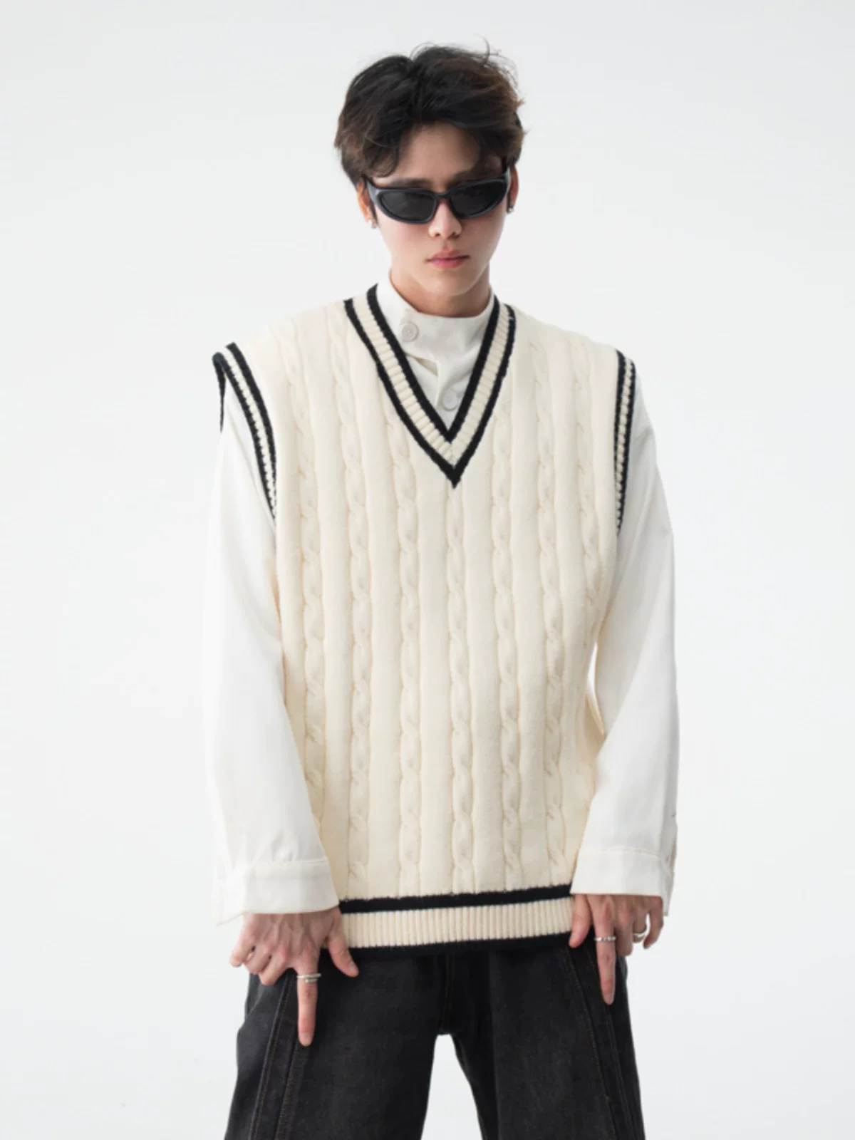 Áo len cổ chữ V phong cách học viện dành cho nam, áo len dệt kim retro Mỹ mùa thu đông, áo vest cặp đôi thời thượng.