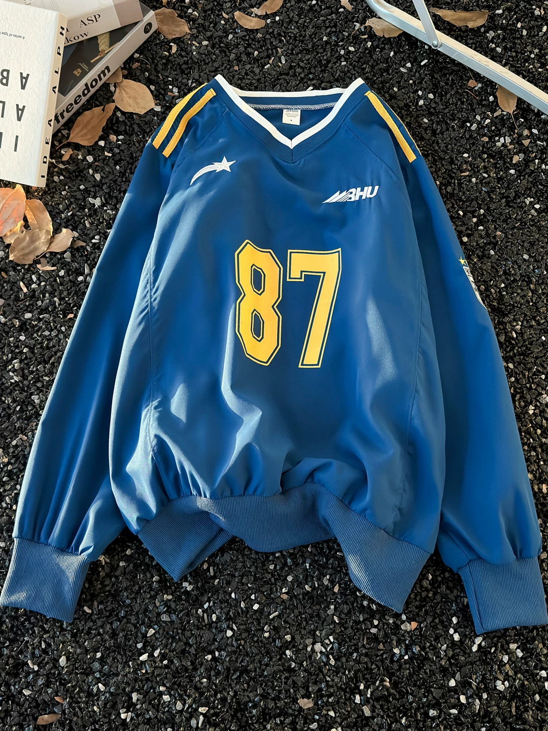 Áo nỉ cổ chữ V thể thao kiểu Mỹ dành cho nam và nữ, áo thun dài tay có tay áo raglan hợp thời trang mùa thu, áo thun cặp đôi chất liệu lụa băng phối màu.