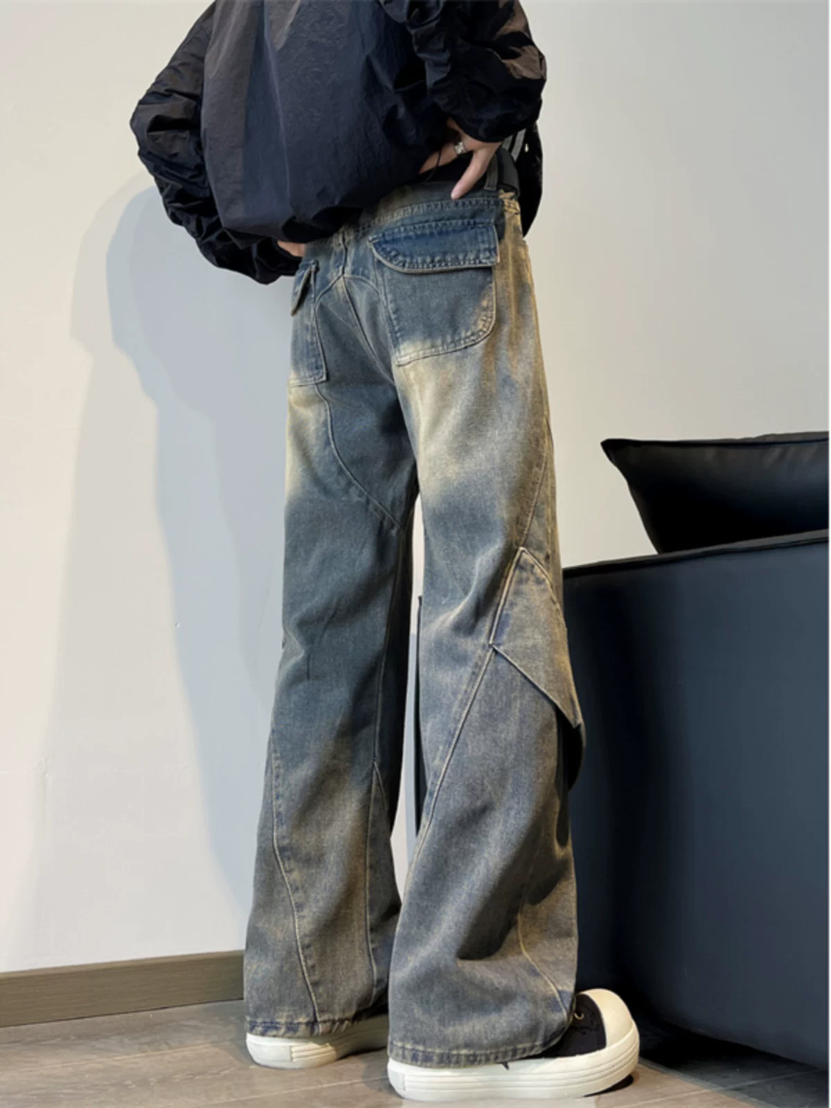 Quần jean denim chắp vá nặng chất liệu dày dặn dành cho nam, quần phong cách Mỹ thời thượng, thiết kế rộng rãi hơi loe, thích hợp cho mùa xuân và mùa thu.