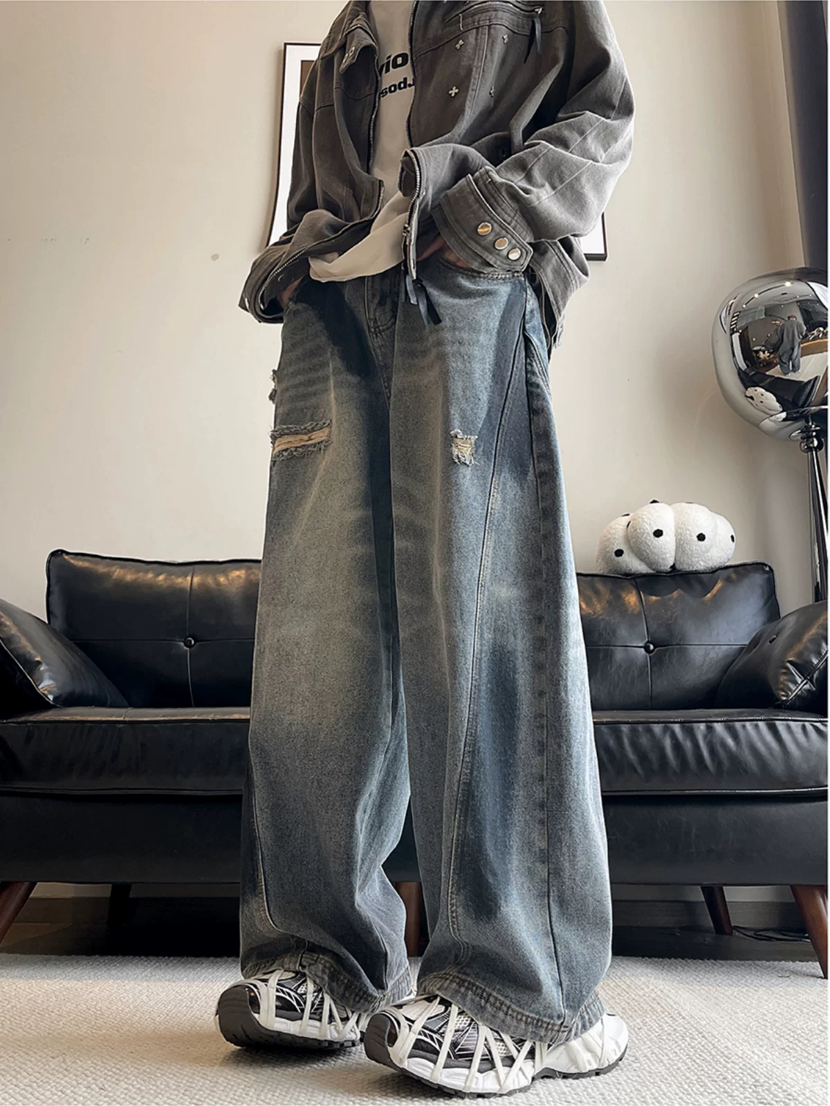 Quần jeans rách phong cách retro Mỹ dành cho nam, quần ống rộng thoải mái mùa xuân thu, thương hiệu thời thượng, giặt mài và tạo hiệu ứng cũ kỹ, quần dáng cong.