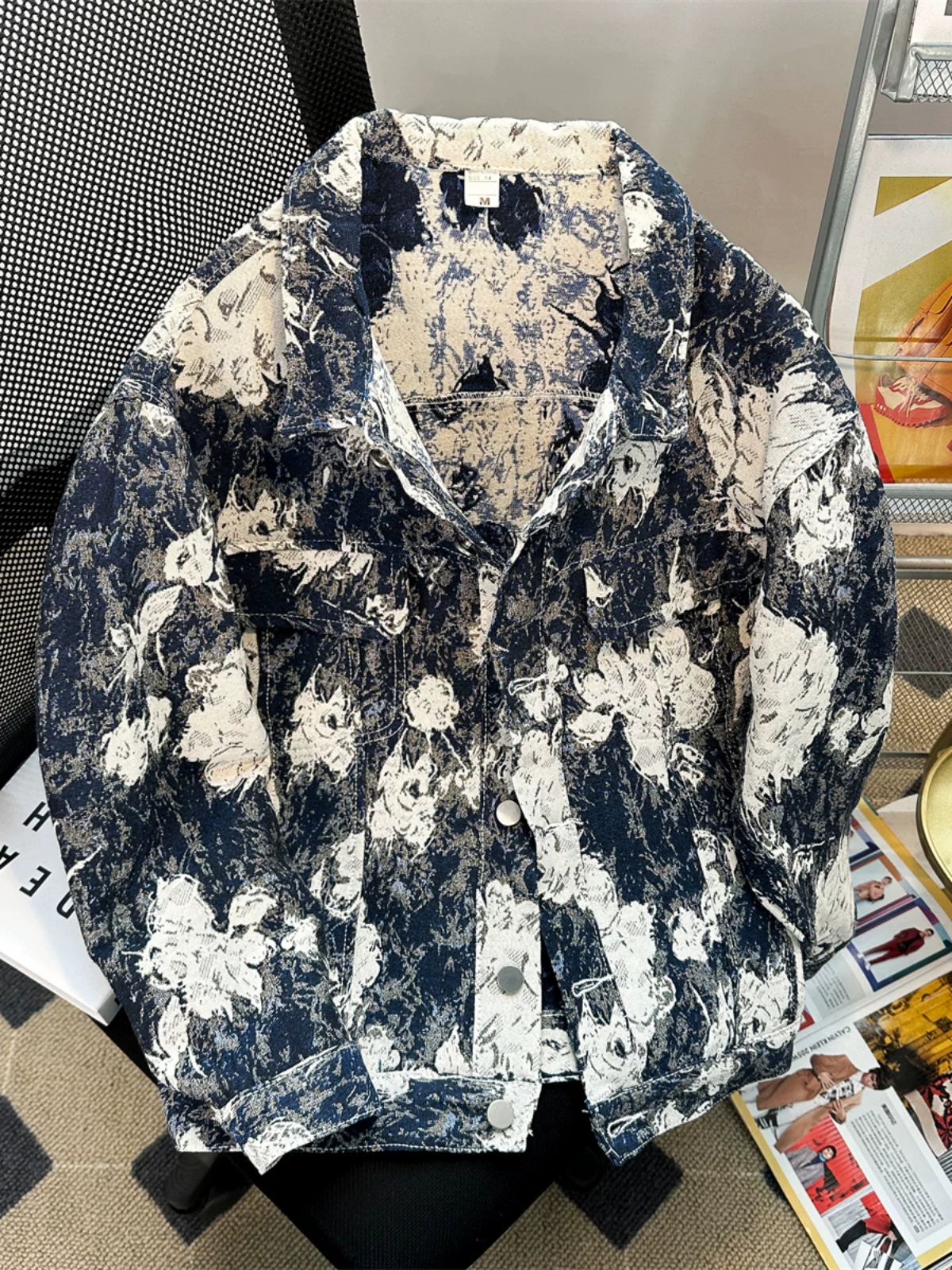 Áo khoác denim họa tiết splash-ink lấy cảm hứng từ thiết kế dành cho nam giới, phong cách cao cấp cổ điển kiểu Mỹ mùa xuân thu, quần áo cặp đôi dáng rộng hợp thời trang.