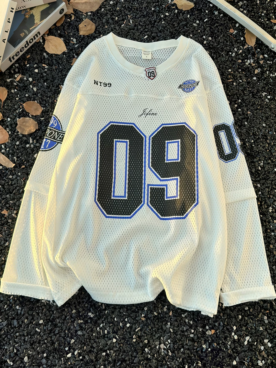 Áo thun dài tay in kỹ thuật số dành cho nam, áo thun cổ tròn chất liệu lưới thoáng khí, thời trang xuân thu, phong cách thể thao Mỹ.