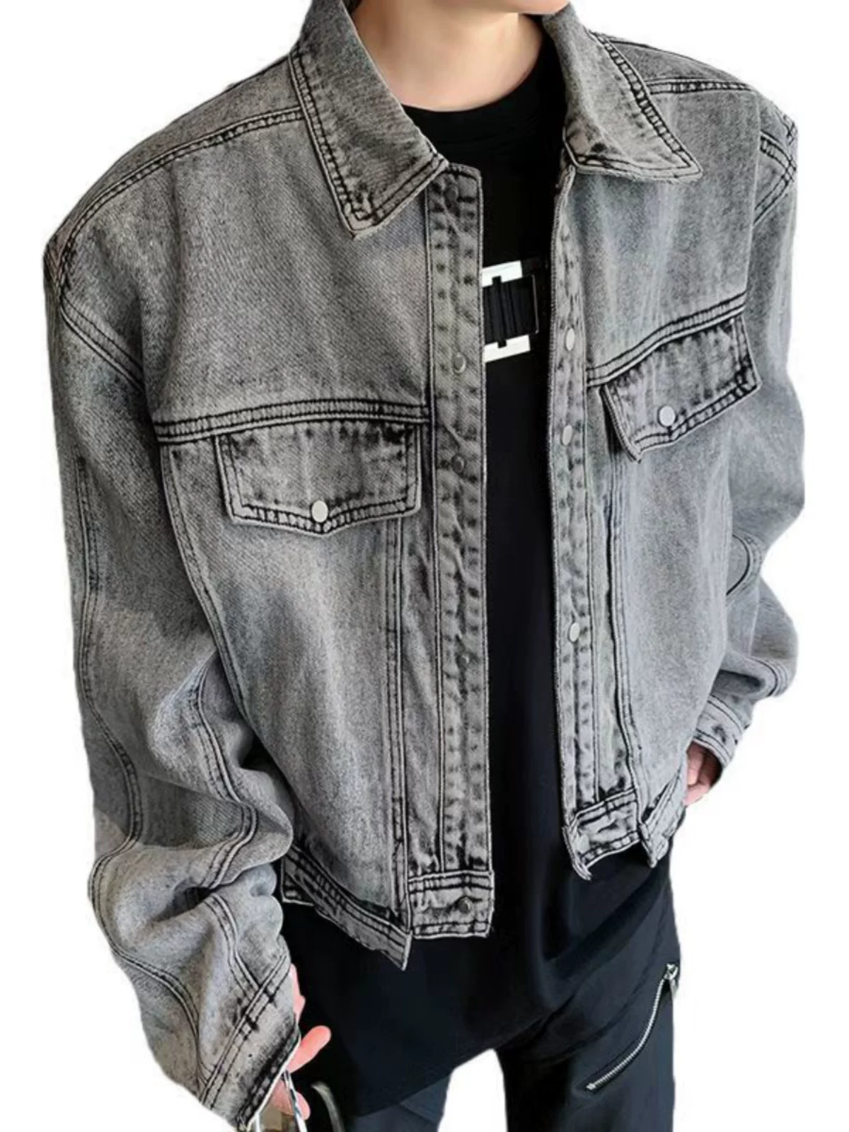 Áo khoác denim đệm vai phong cách cổ điển đường phố cao cấp dành cho mùa xuân và mùa thu, áo khoác ngắn cleanfit dành cho nam, quần áo công sở rộng rãi hợp thời trang.