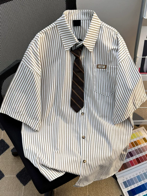 Áo sơ mi sọc phong cách Nhật Bản cổ điển dành cho nam, tay ngắn, áo đôi phong cách đại học hợp thời trang mùa hè, áo khoác sơ mi dáng rộng thoải mái.