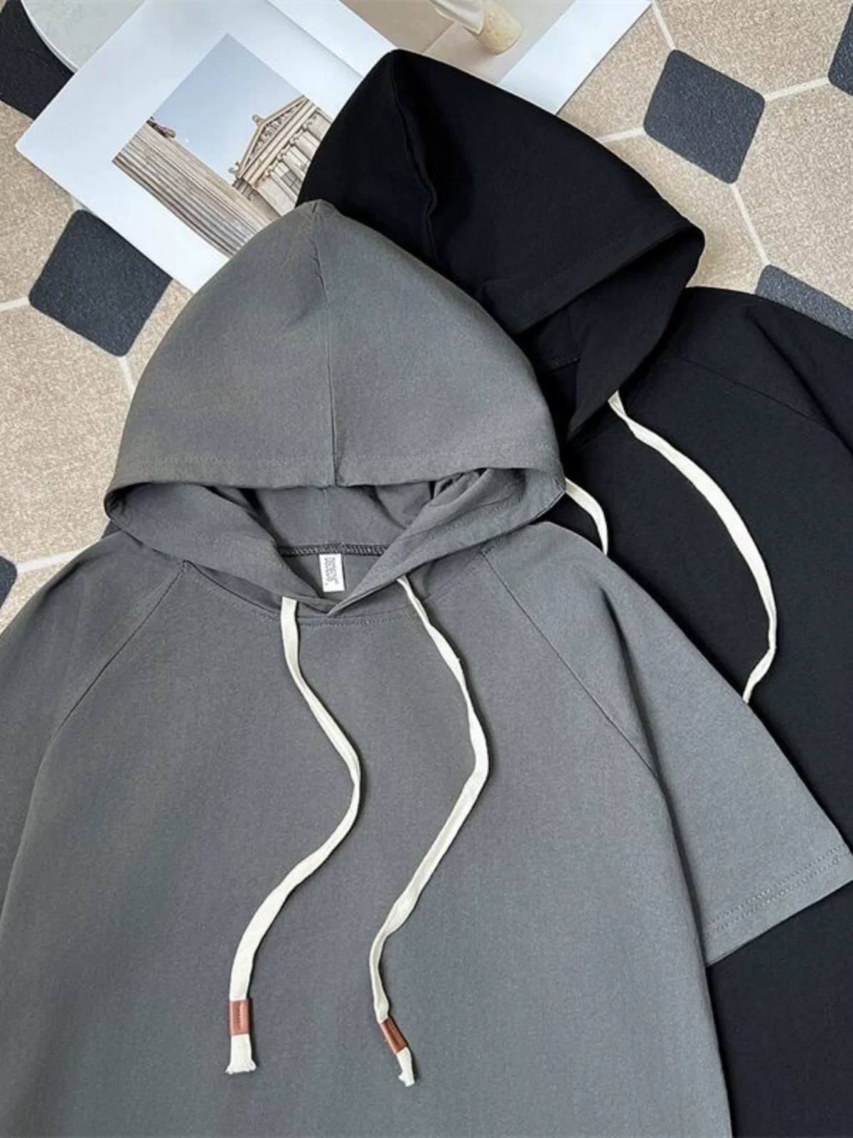 Áo thun nam cotton nguyên chất tay lửng, dáng rộng, có mũ, chất liệu dày dặn kiểu Mỹ, áo thun ngắn tay thời trang mùa hè, áo thun đôi đa năng.