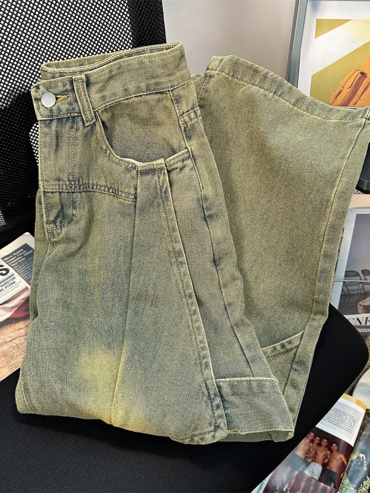 Quần jeans nam chất liệu dày dặn, thiết kế phá cách, xu hướng mới mùa thu 2024, quần dài chạm đất, kiểu dáng rộng thùng thình phong cách Mỹ, chất liệu washed.