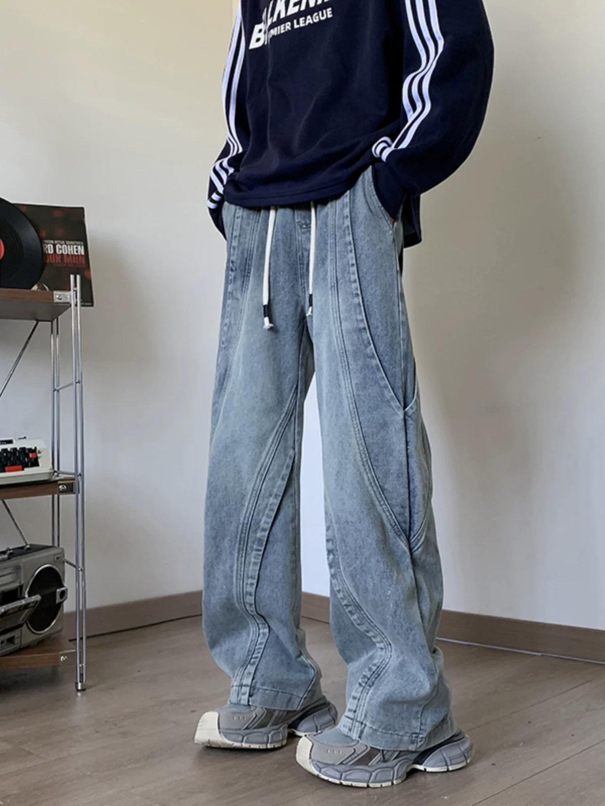 Quần jean nam kiểu Mỹ, chất liệu dày dặn, thiết kế phá cách, mùa xuân thu, quần vá phối màu, kiểu dáng thời thượng, quần ống rộng dáng suông.