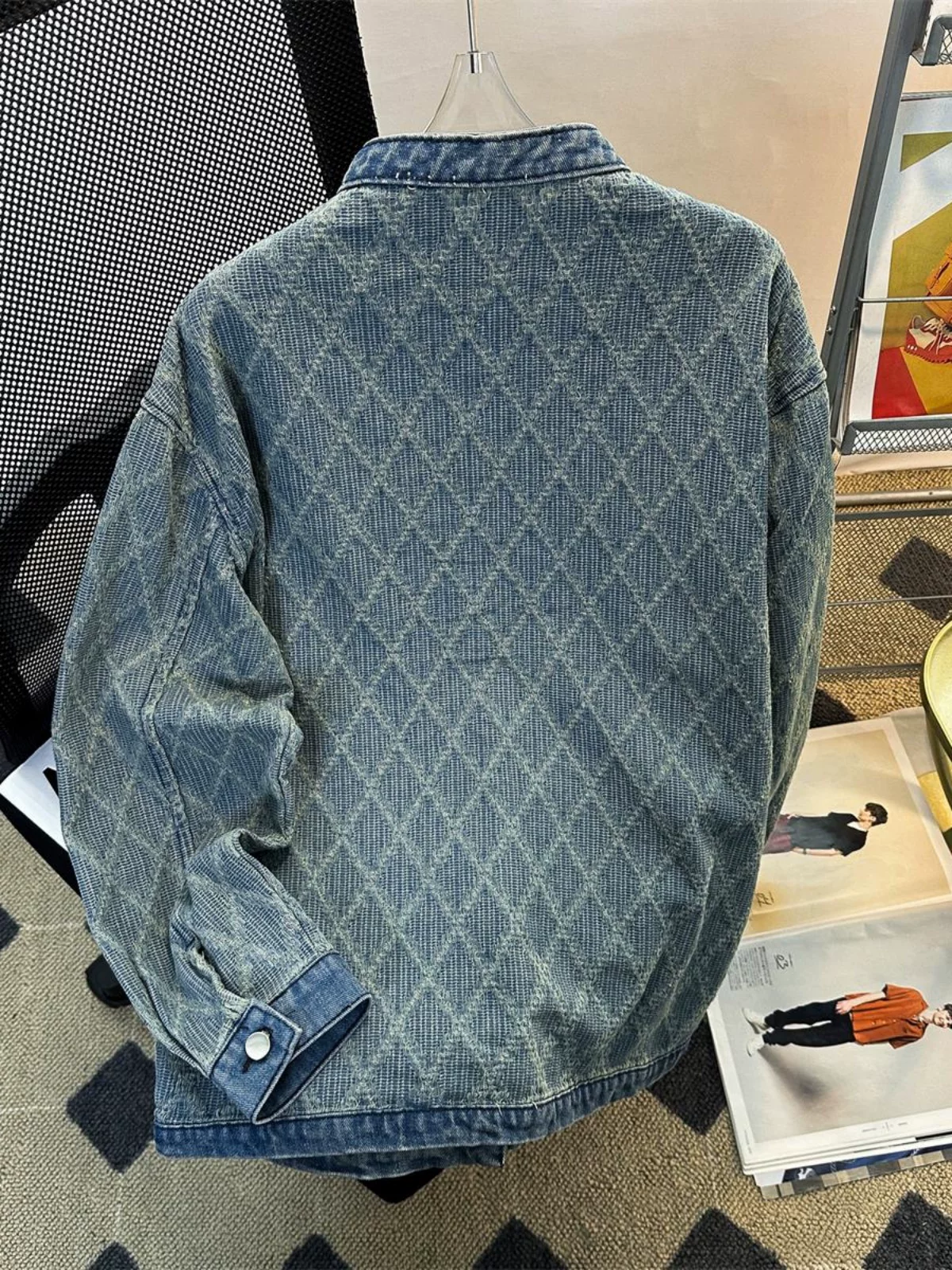 Áo khoác denim cài cúc kiểu Trung Quốc dành cho nam, áo khoác công sở dáng rộng mùa xuân thu, áo đôi thiết kế theo phong cách thương hiệu thời thượng.