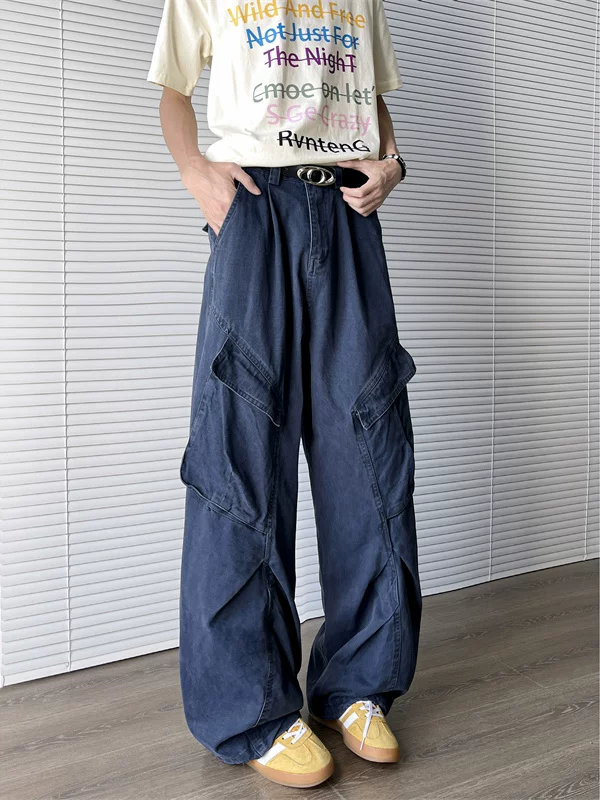 Quần jean nam dáng rộng thời trang, có túi bên hông lớn, quần công sở thiết kế phá cách theo phong cách retro Mỹ.