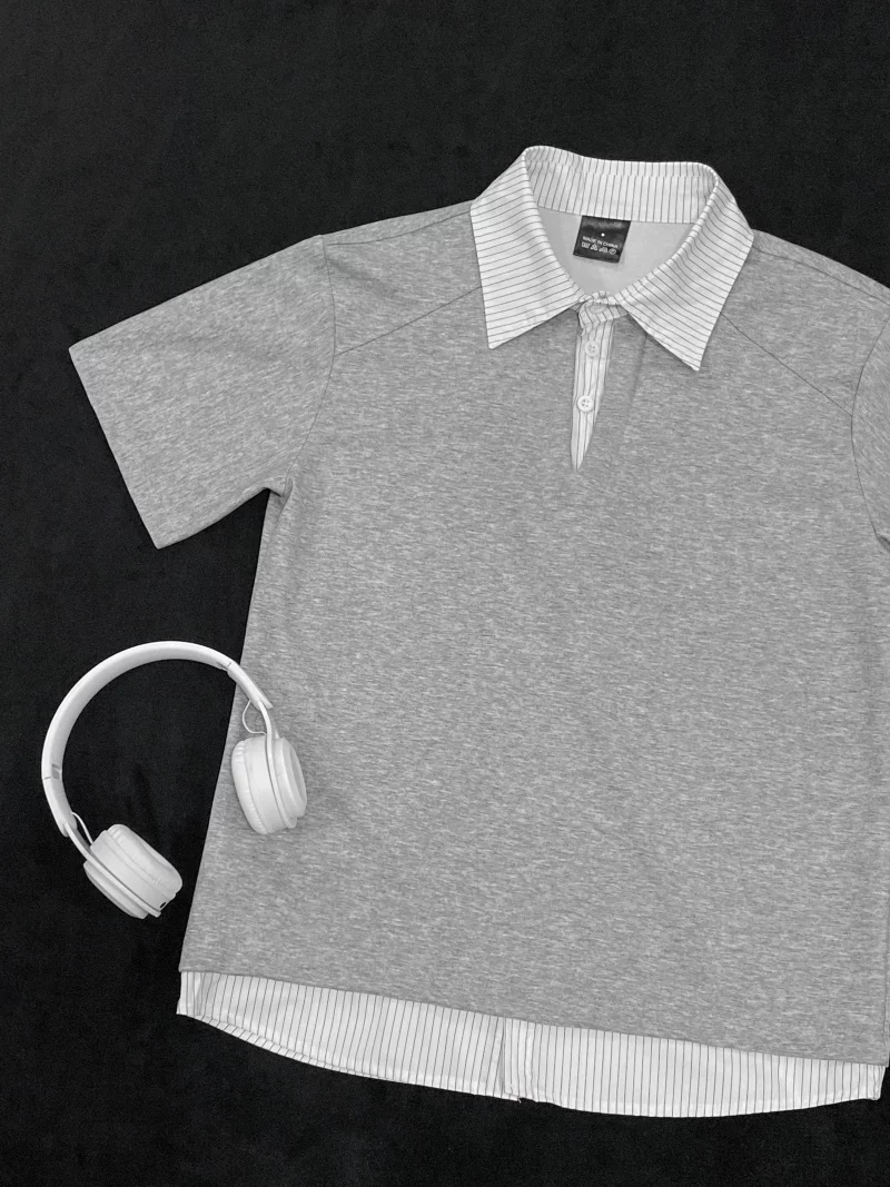 Áo polo giả hai mảnh phối sọc dành cho nam, thương hiệu thời thượng, dáng rộng, cổ bẻ, áo thun ngắn tay kiểu Mỹ mùa hè dành cho cặp đôi.